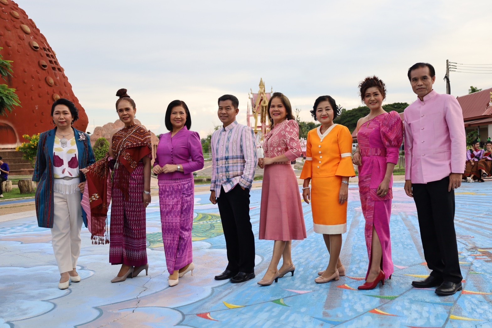 พช.ยโสธร ร่วมเดินแบบผ้าไทย ผ้าพื้นถิ่นยโสธร ในงาน “บั้งไฟเฟสติวัล สีสันยโสธร 2023” กระตุ้นเศรษฐกิจและการท่องเที่ยวจังหวัดยโสธร