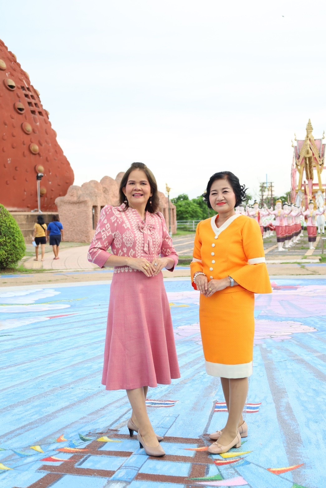 พช.ยโสธร ร่วมเดินแบบผ้าไทย ผ้าพื้นถิ่นยโสธร ในงาน “บั้งไฟเฟสติวัล สีสันยโสธร 2023” กระตุ้นเศรษฐกิจและการท่องเที่ยวจังหวัดยโสธร