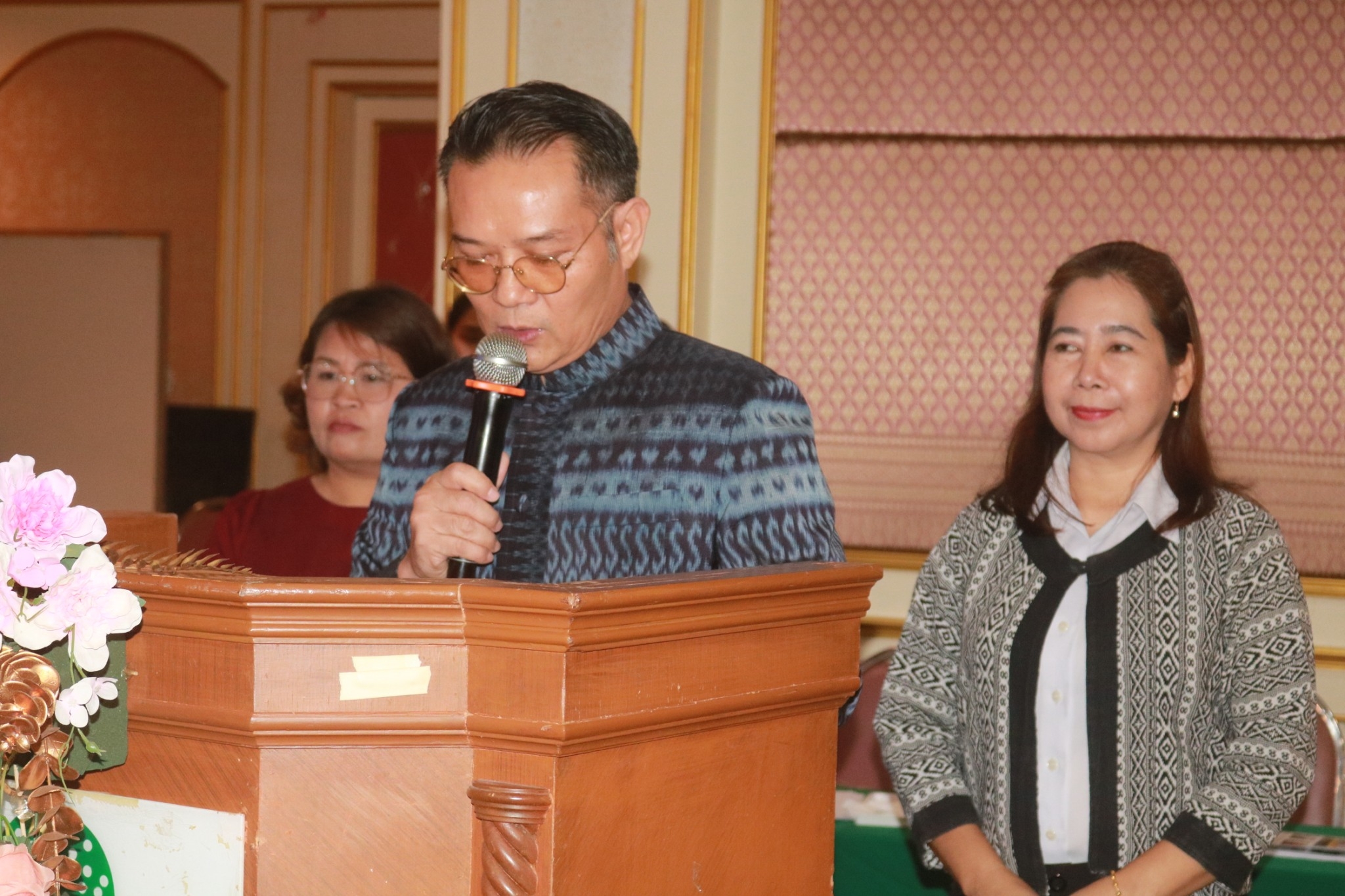 พช.ยโสธร ร่วมรับมอบใบประกาศ ตามโครงการเพิ่มศักยภาพการบริหารจัดการขยะมูลฝอยชุมชน “ยโสธร จังหวัดสะอาดดี”