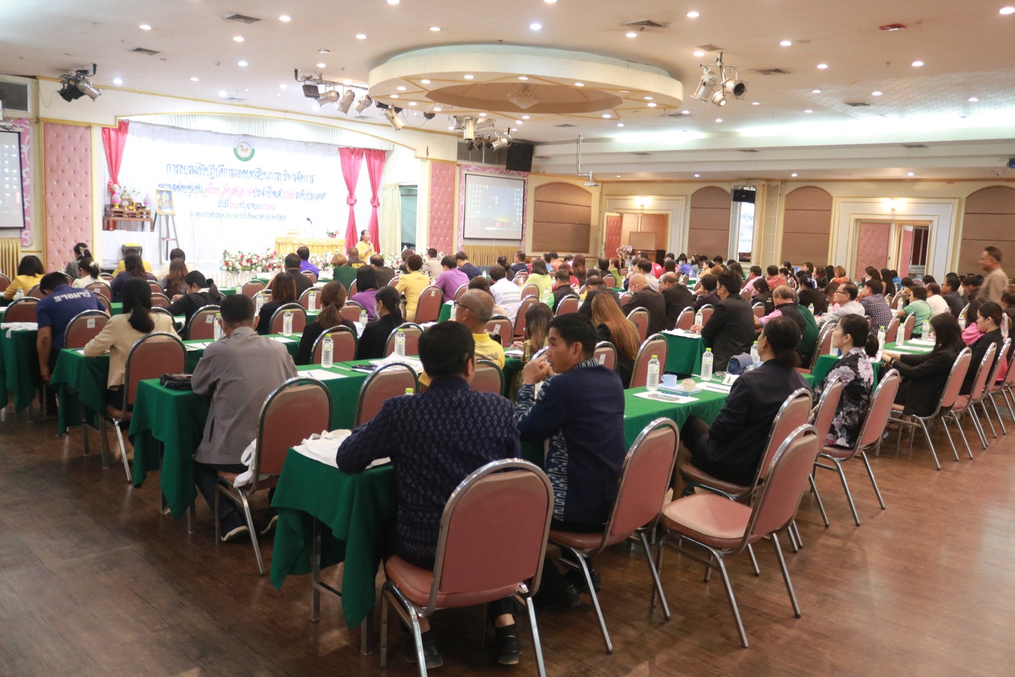 พช.ยโสธร ร่วมรับมอบใบประกาศ ตามโครงการเพิ่มศักยภาพการบริหารจัดการขยะมูลฝอยชุมชน “ยโสธร จังหวัดสะอาดดี”