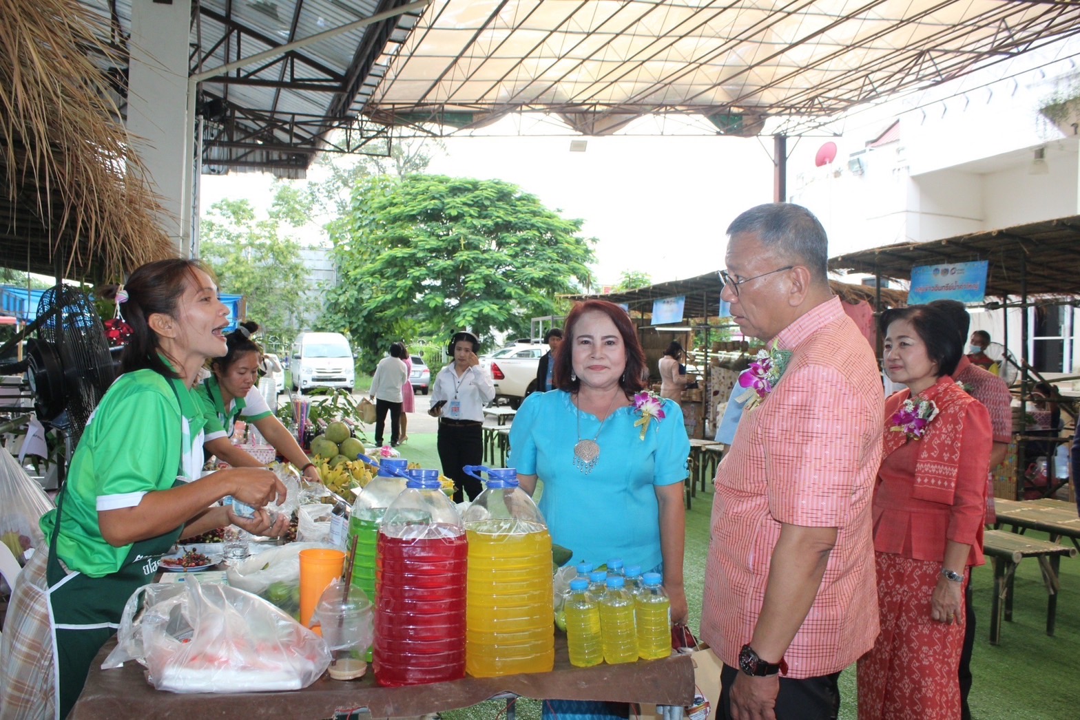 พช.ยโสธร กระตุ้นเศรษฐกิจยโสธร ดำเนินกิจกรรมส่งเสริมช่องทางการตลาดเครือข่ายเกษตรปลอดภัย ตามโครงการส่งเสริมการพัฒนากลไกและโครงสร้างดูดซับมูลค่าเศรษฐกิจและการกระจายรายได้กลับสู่ท้องถิ่น