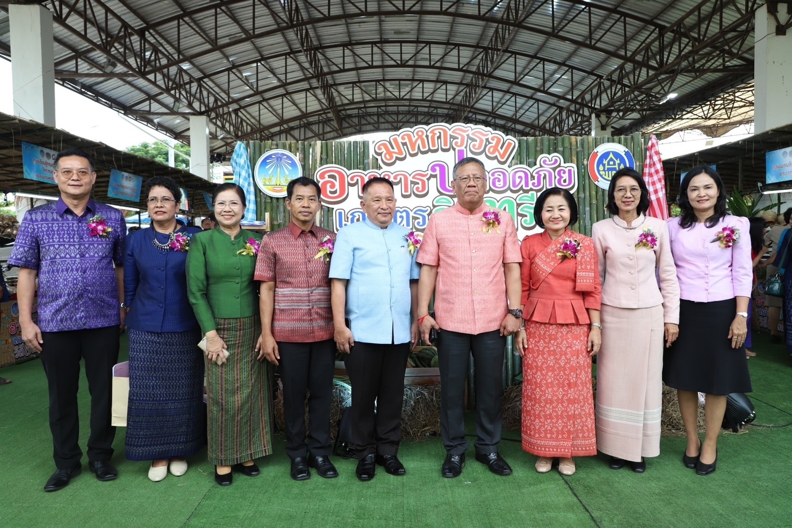 พช.ยโสธร กระตุ้นเศรษฐกิจยโสธร ดำเนินกิจกรรมส่งเสริมช่องทางการตลาดเครือข่ายเกษตรปลอดภัย ตามโครงการส่งเสริมการพัฒนากลไกและโครงสร้างดูดซับมูลค่าเศรษฐกิจและการกระจายรายได้กลับสู่ท้องถิ่น