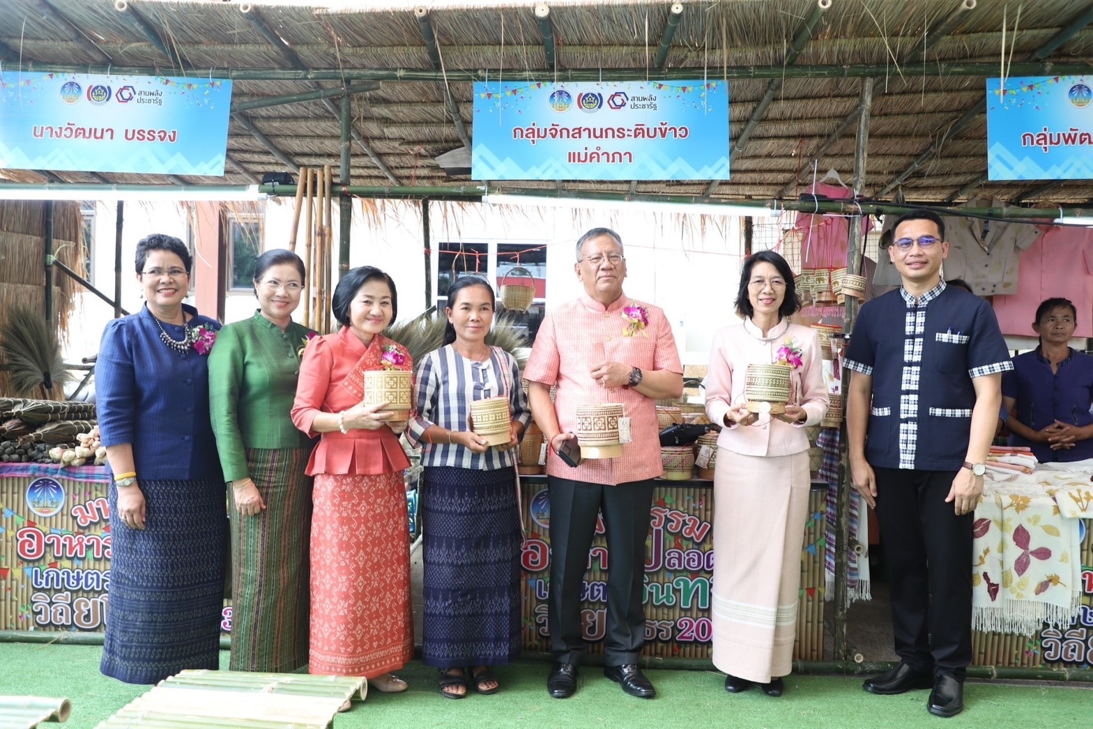 พช.ยโสธร กระตุ้นเศรษฐกิจยโสธร ดำเนินกิจกรรมส่งเสริมช่องทางการตลาดเครือข่ายเกษตรปลอดภัย ตามโครงการส่งเสริมการพัฒนากลไกและโครงสร้างดูดซับมูลค่าเศรษฐกิจและการกระจายรายได้กลับสู่ท้องถิ่น