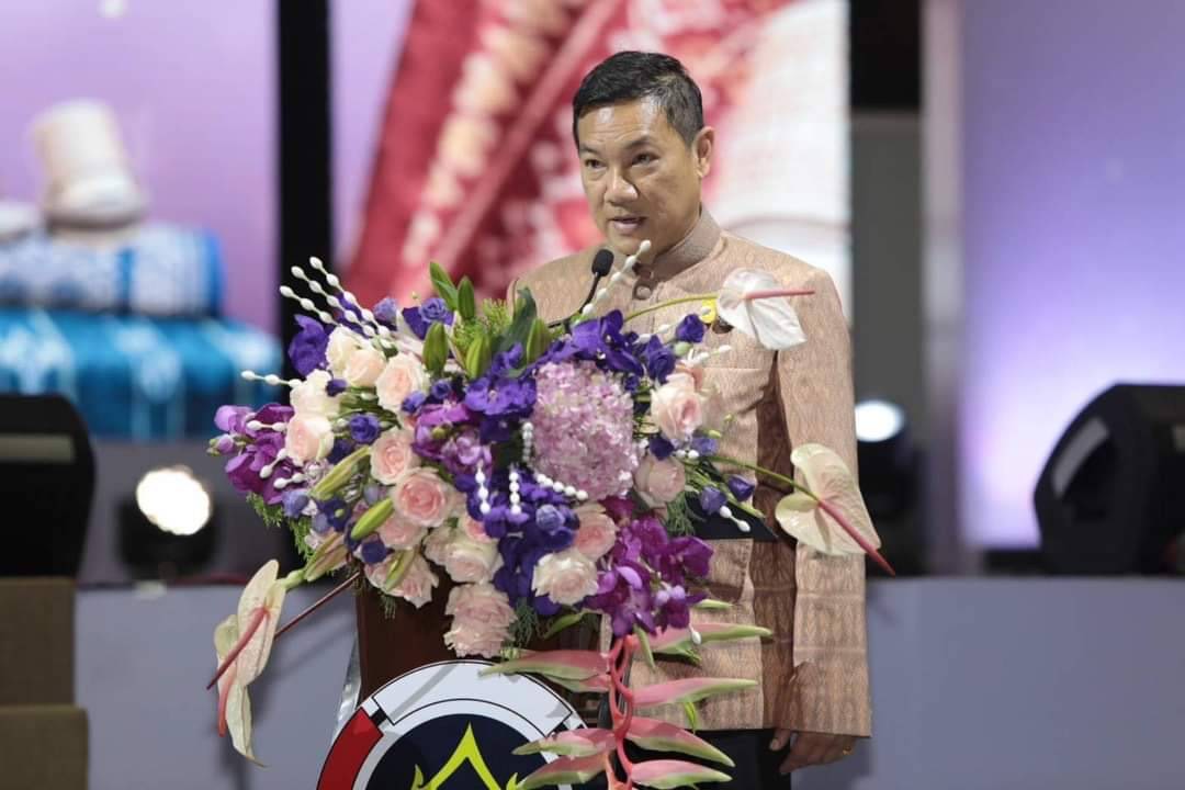 พช.ยโสธร ร่วมพิธีเปิดงาน OTOP Midyear 2023 ภายใต้แนวคิด “ที่สุดแห่งภูมิปัญญา รังสรรค์จากการพัฒนา เพิ่มมูลค่าเศรษฐกิจไทย”