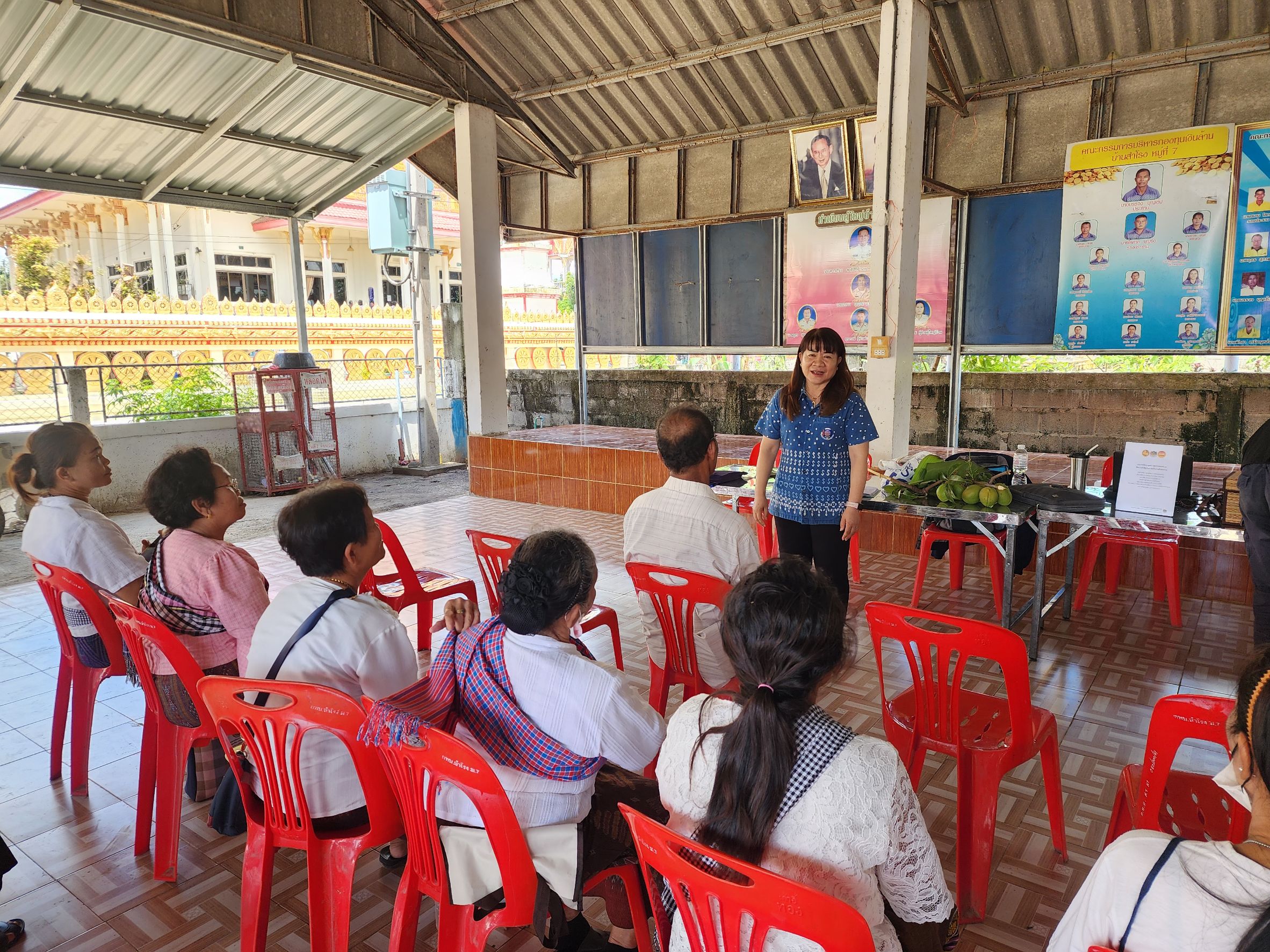 พช.ยโสธร ลงพื้นที่ประชุมเตรียมความพร้อมดำเนินโครงการหมู่บ้านโอทอปนวัตวิถีบ้าน สำโรง ตำบลคูเมือง อำเภอมหาชนะชัย จังหวัดยโสธร ณ ศาลาประชาคมบ้านสำโรง ตำบลคูเมือง อำเภอมหาชนะชัย จังหวัดยโสธร