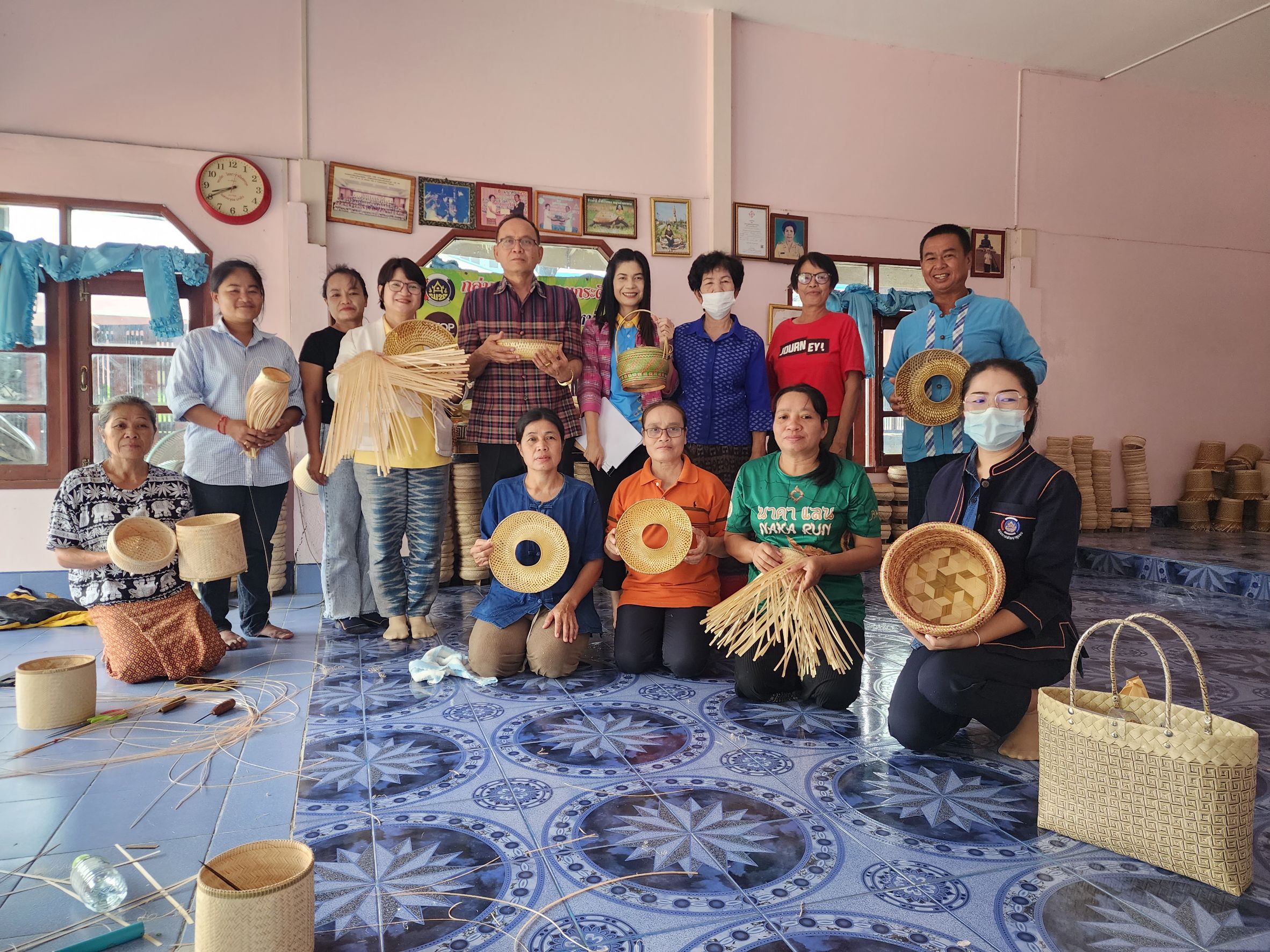 พช.ยโสธร ลงพื้นที่ติดตามและสนับสนุนการพัฒนาผลิตภัณฑ์ OTOP จากภูมิปัญญาท้องถิ่น ในพื้นที่อำเภอเมืองยโสธร จังหวัดยโสธร