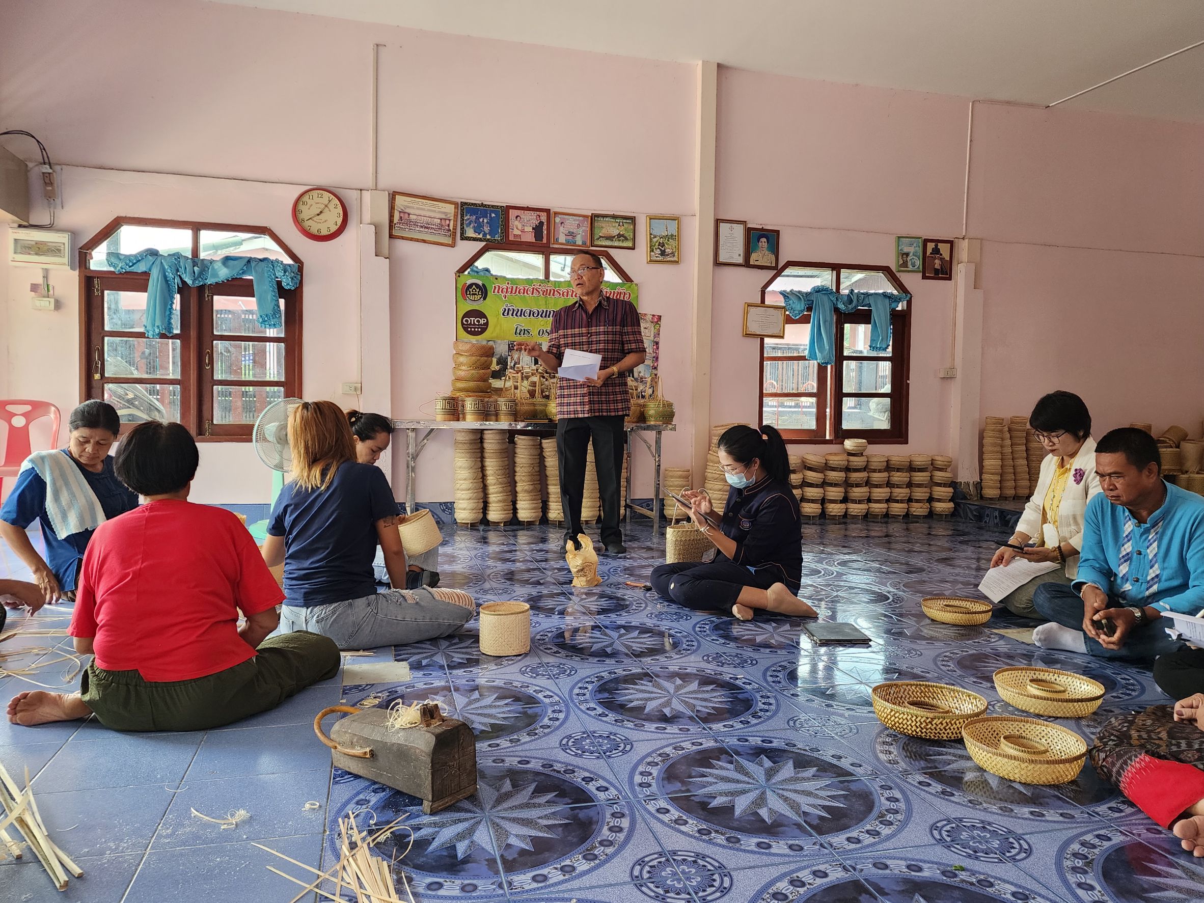 พช.ยโสธร ลงพื้นที่ติดตามและสนับสนุนการพัฒนาผลิตภัณฑ์ OTOP จากภูมิปัญญาท้องถิ่น ในพื้นที่อำเภอเมืองยโสธร จังหวัดยโสธร