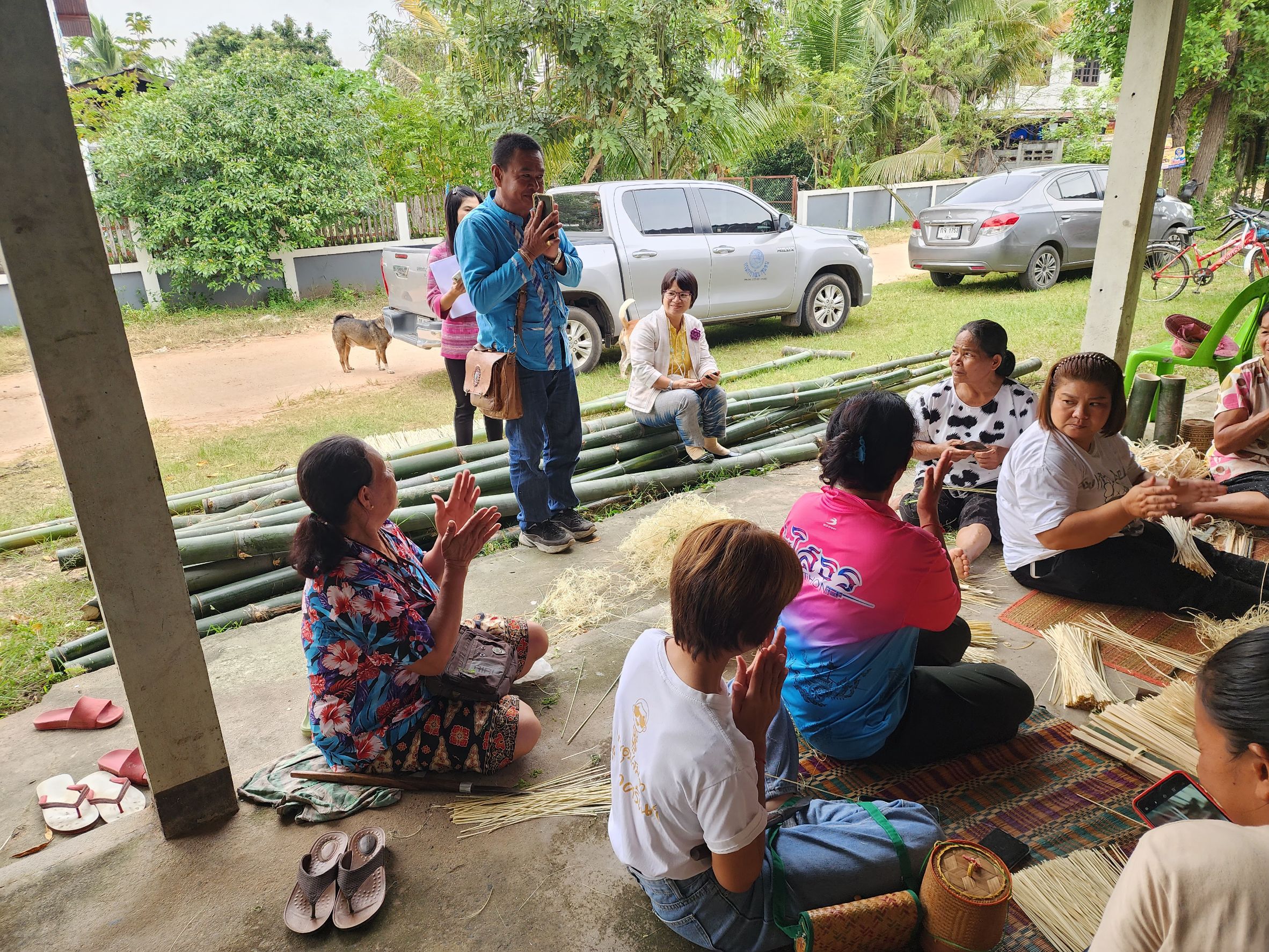 พช.ยโสธร ลงพื้นที่ติดตามและสนับสนุนการพัฒนาผลิตภัณฑ์ OTOP จากภูมิปัญญาท้องถิ่น ในพื้นที่อำเภอเมืองยโสธร จังหวัดยโสธร