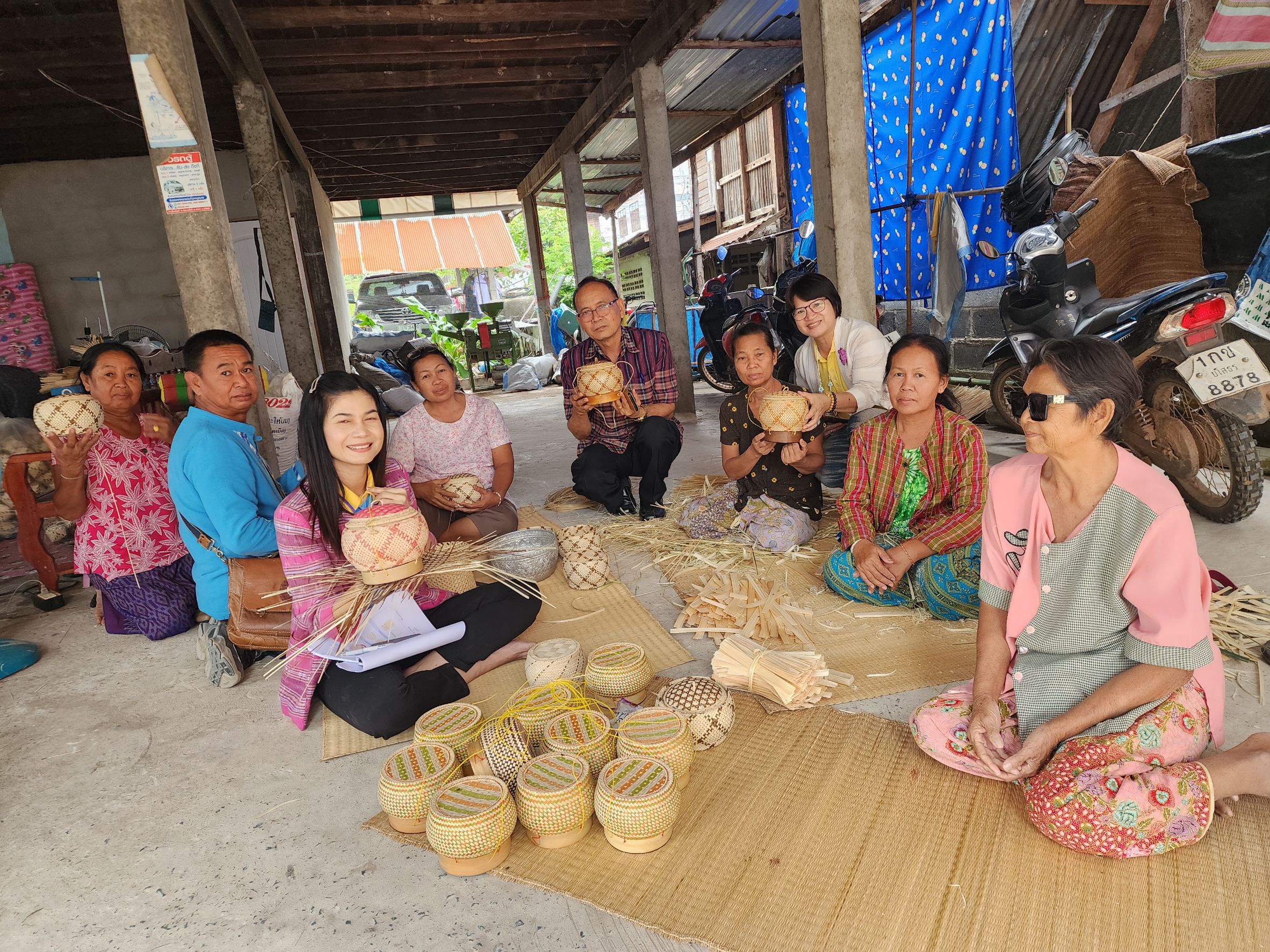 พช.ยโสธร ลงพื้นที่ติดตามและสนับสนุนการพัฒนาผลิตภัณฑ์ OTOP จากภูมิปัญญาท้องถิ่น ในพื้นที่อำเภอเมืองยโสธร จังหวัดยโสธร