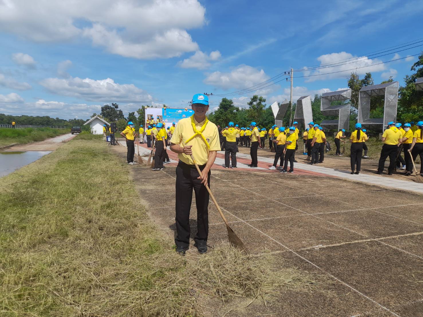 พช.ยโสธร จัดกิจกรรมจิตอาสาพัฒนา เนื่องในวันนวมินทรมหาราช ที่สวนสาธารณะลำทวนฝั่งซ้าย ตำบลตาดทอง อำเภอเมืองยโสธร จังหวัดยโสธร