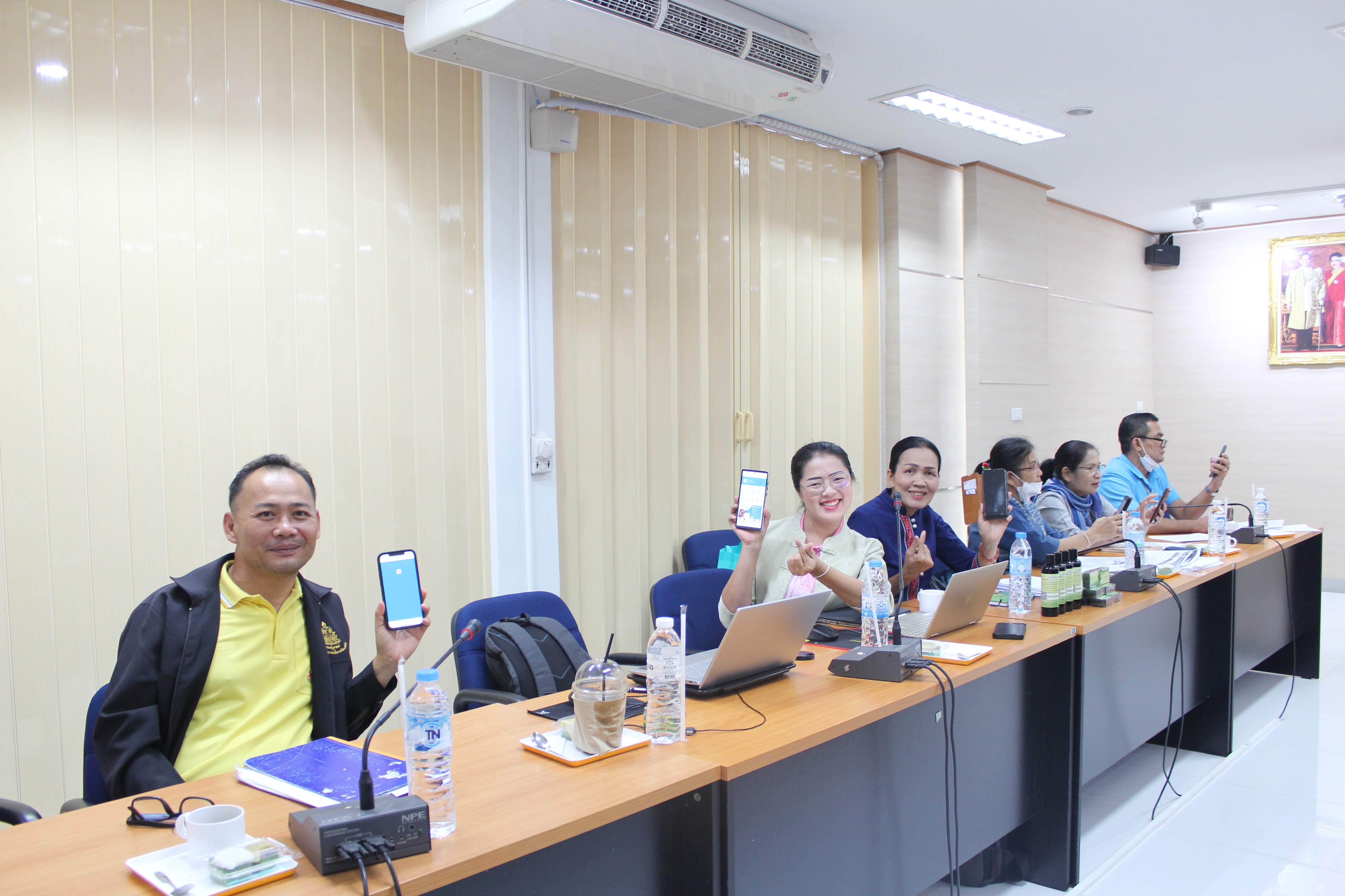 พช.ยโสธร เดินหน้าขับเคลื่อนนโยบายการใช้งานแพลตฟอร์มบริการดิจิทัล Clickชุมชนสำหรับบริการประชาชนในการประชุมผู้บริหารและเจ้าหน้าที่พัฒนาชุมชนสังกัดสำนักงานพัฒนา ชุมชนจัง หวัดยโสธร