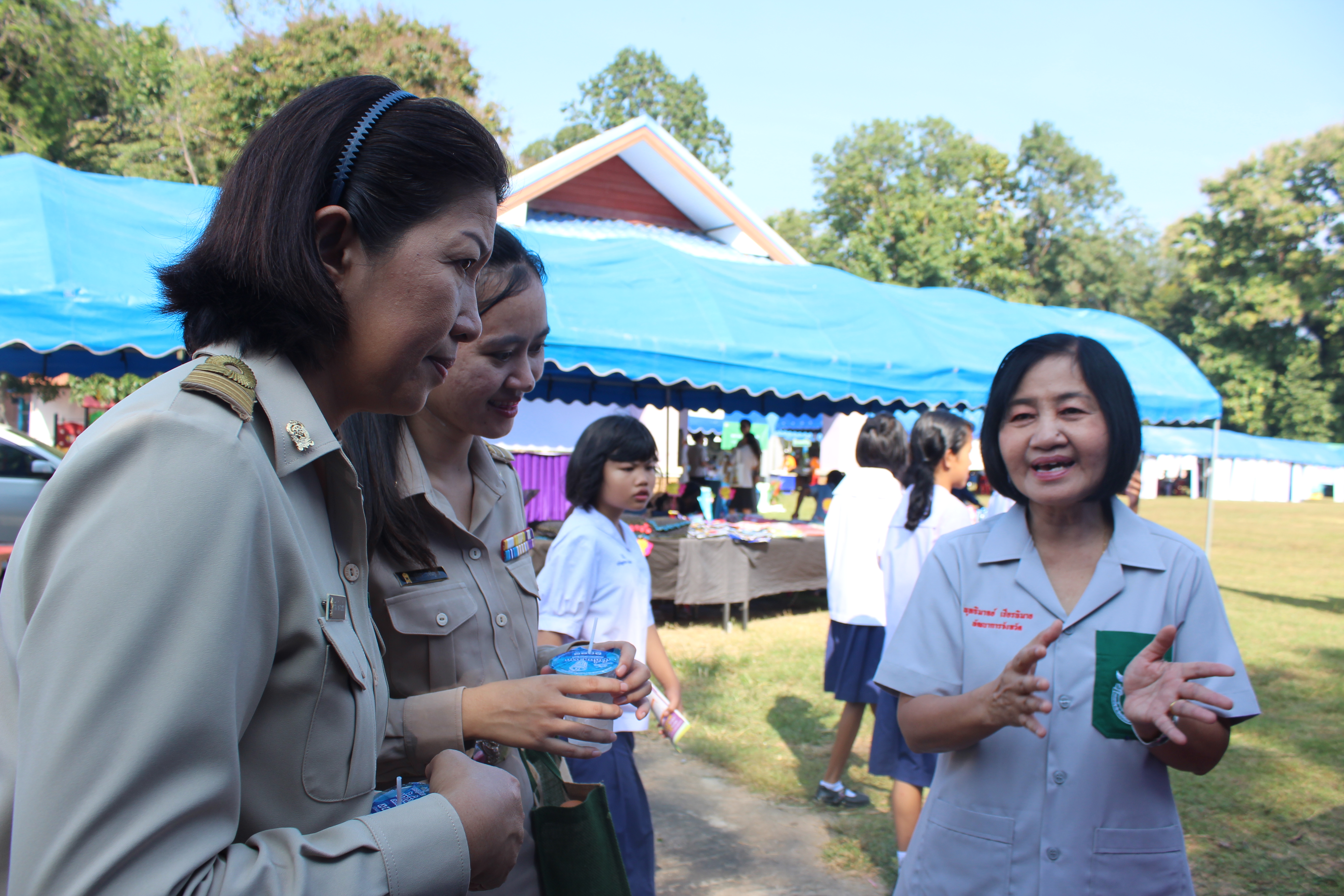 พช.ยโสธร ร่วมกิจกรรมหน่วยแพทย์อาสา สมเด็จพระศรีนครินทราบรมราชชนนี (พอ.สว.) ร่วมกับโครงการจังหวัดเคลื่อนที่ “เพิ่มรอยยิ้ม เติมความสุข ให้คนยโสธร”เทิดพระเกียรติเพื่อถวายเป็นพระราชกุศลแด่สมเด็จพระศรีนครินทราบรมราชชนนี เนื่องในวันคล้ายวันพระราชสมภาพ 21 ตุลาคม 2566