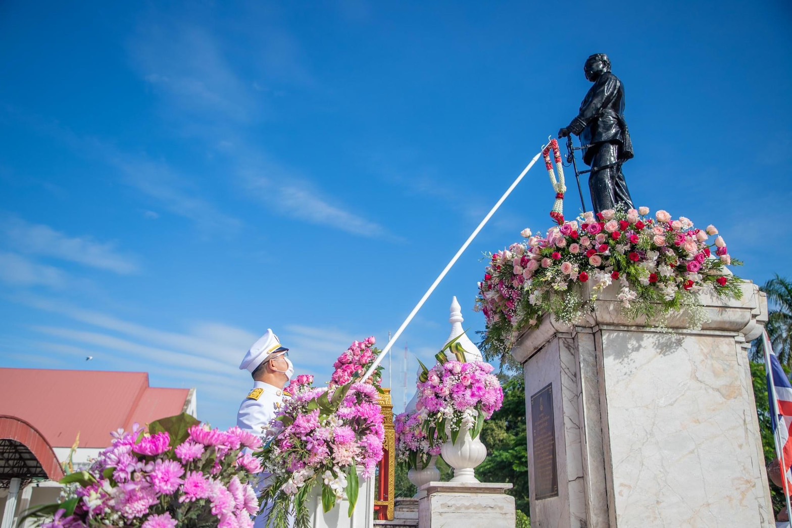พช.ยโสธร ร่วมพิธีวางพวงมาลาถวายราชสักการะ เนื่องในวันคล้ายวันสวรรคตพระบาทสมเด็จพระจุลจอมเกล้าเจ้าอยู่หัว รัชกาลที่ 5 วันปิยมหาราช ประจำปี 2566