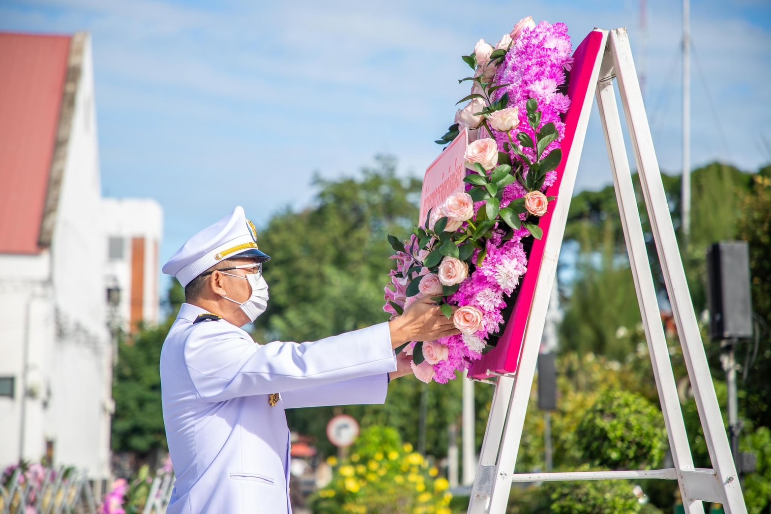 พช.ยโสธร ร่วมพิธีวางพวงมาลาถวายราชสักการะ เนื่องในวันคล้ายวันสวรรคตพระบาทสมเด็จพระจุลจอมเกล้าเจ้าอยู่หัว รัชกาลที่ 5 วันปิยมหาราช ประจำปี 2566