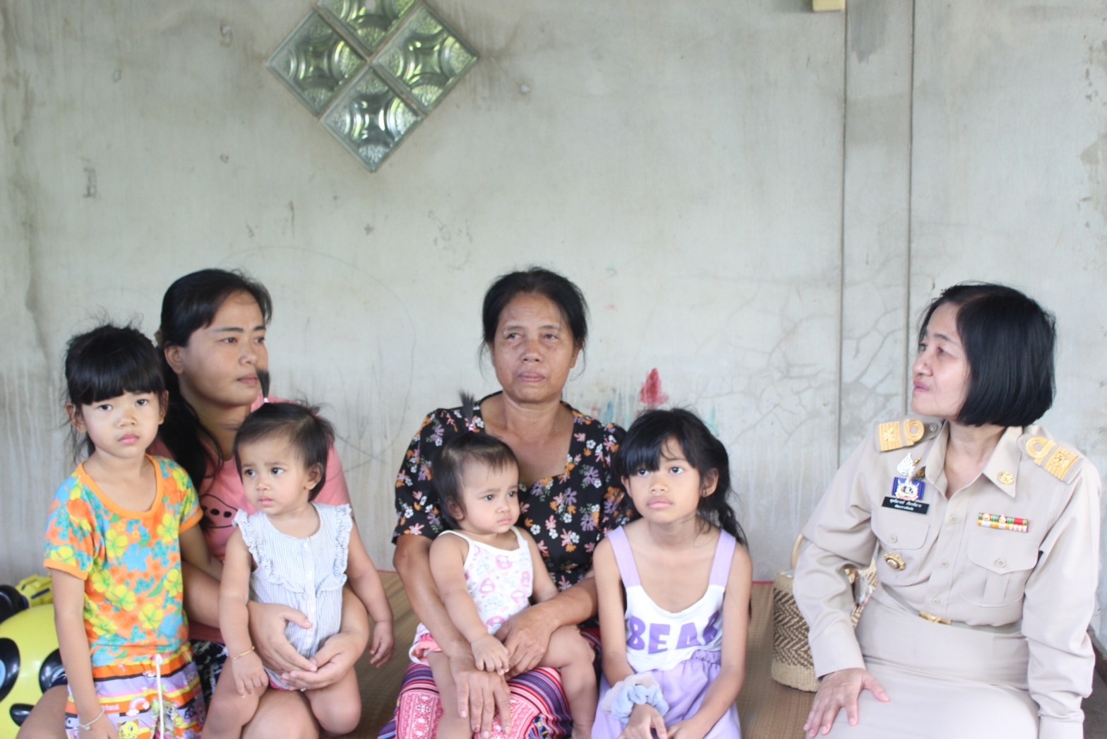 พช. ยโสธร ลงพื้นที่นำความห่วงใยจาก นายอนุทิน ชาญวีรกูล รองนายกรัฐมนตรีและรัฐมนตรีว่าการกระทรวงมหาดไทย เยี่ยมครอบครัวผู้ประสบภัยจากสงครามในอิสราเอล ในพื้นที่ อำเภอเมืองยโสธร จังหวัดยโสธร