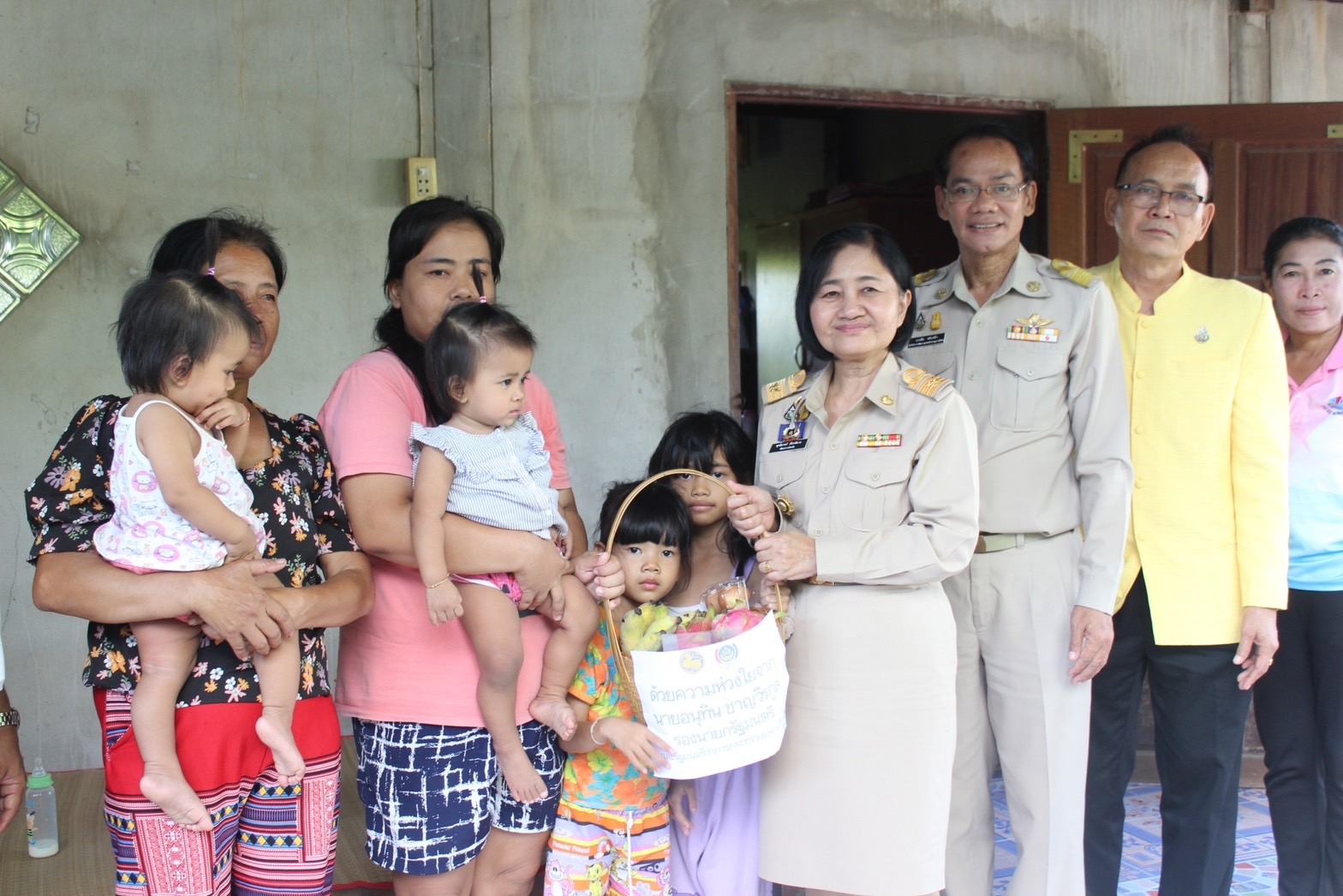 พช. ยโสธร ลงพื้นที่นำความห่วงใยจาก นายอนุทิน ชาญวีรกูล รองนายกรัฐมนตรีและรัฐมนตรีว่าการกระทรวงมหาดไทย เยี่ยมครอบครัวผู้ประสบภัยจากสงครามในอิสราเอล ในพื้นที่ อำเภอเมืองยโสธร จังหวัดยโสธร