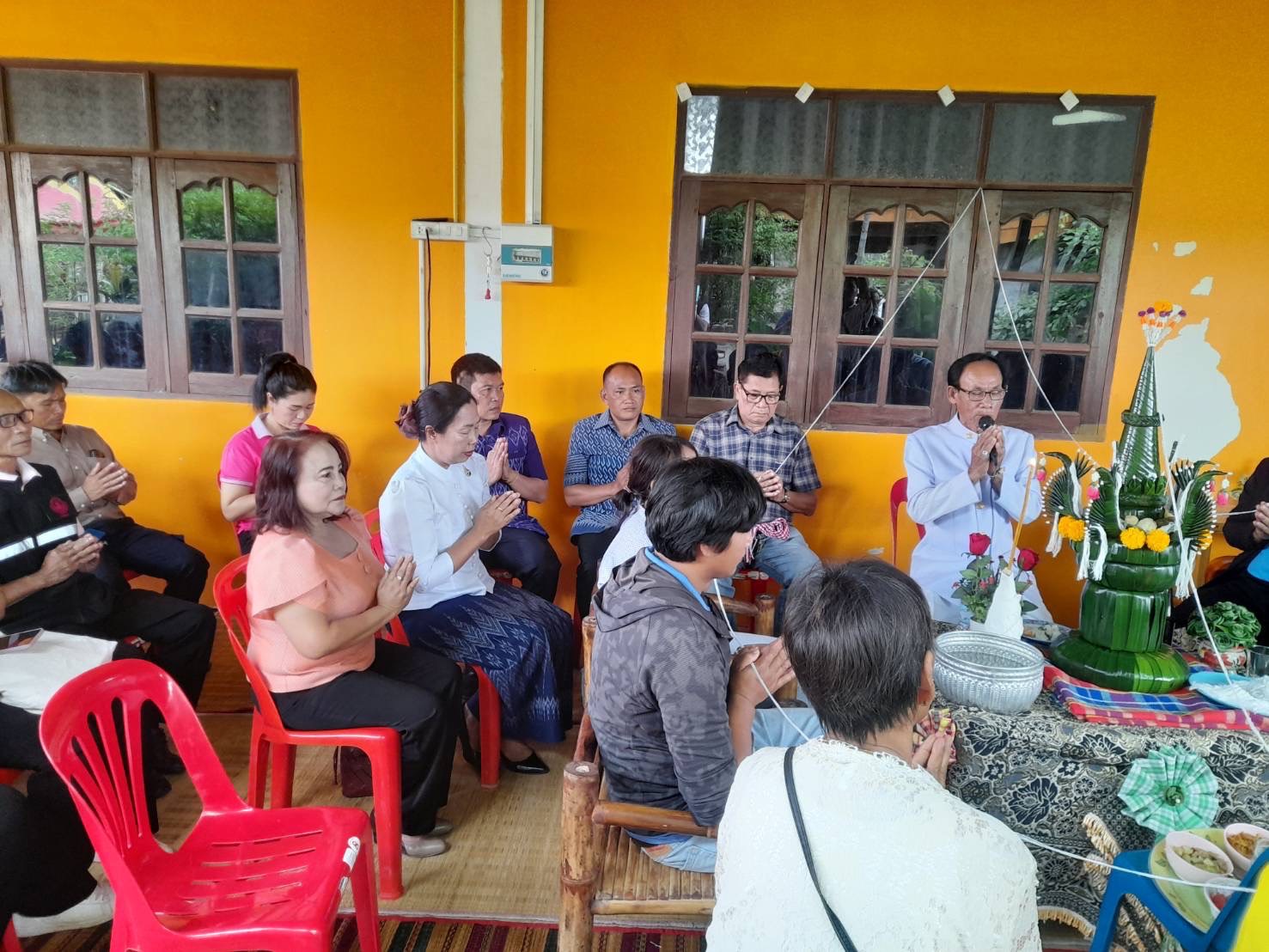 พช.ยโสธร ร่วมพิธีบายศรีสู่ขวัญและเยี่ยมครอบครัวผู้ประสบภัยจากสงครามในอิสราเอล ในพื้นที่ อำเภอเลิงนกทา จังหวัดยโสธร