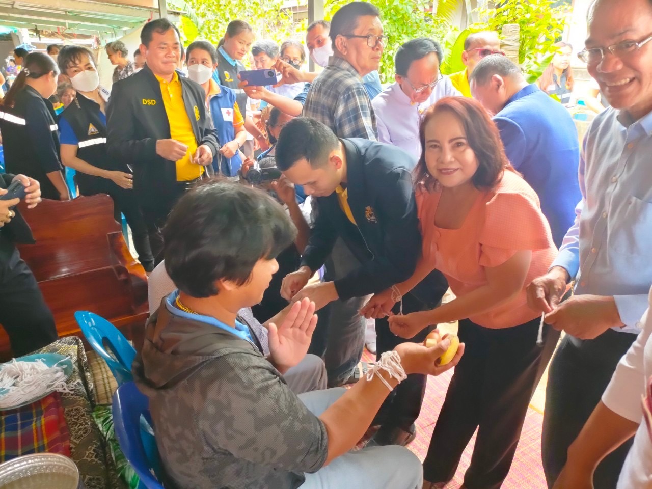 พช.ยโสธร ร่วมพิธีบายศรีสู่ขวัญและเยี่ยมครอบครัวผู้ประสบภัยจากสงครามในอิสราเอล ในพื้นที่ อำเภอเลิงนกทา จังหวัดยโสธร