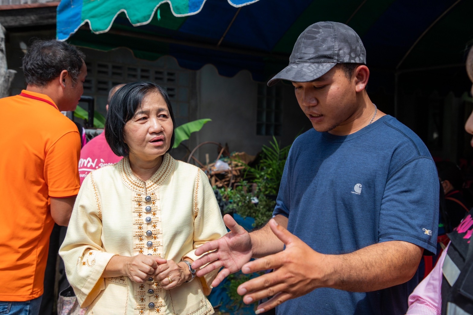 พช.ยโสธร ร่วมพิธีบายศรีสู่ขวัญและเยี่ยมครอบครัวผู้ประสบภัยจากสงครามในอิสราเอล ในพื้นที่ อำเภอเลิงนกทา จังหวัดยโสธร