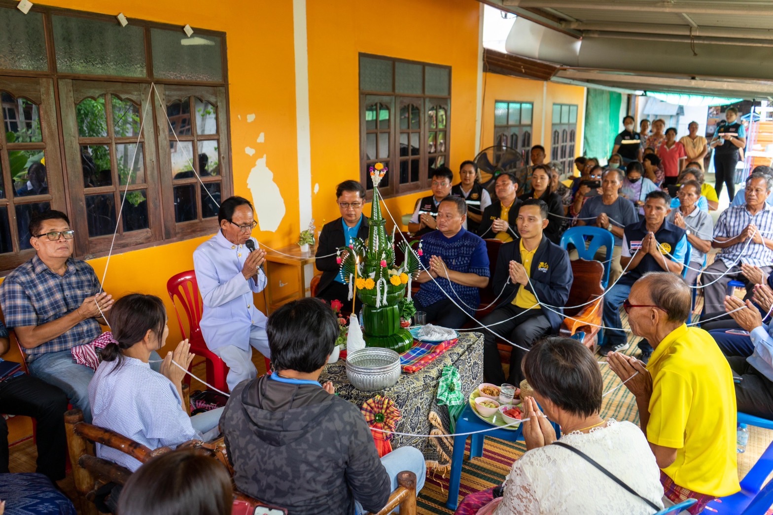 พช.ยโสธร ร่วมพิธีบายศรีสู่ขวัญและเยี่ยมครอบครัวผู้ประสบภัยจากสงครามในอิสราเอล ในพื้นที่ อำเภอเลิงนกทา จังหวัดยโสธร