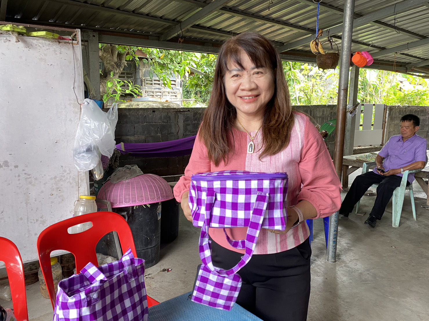 พช.ยโสธร ลงพื้นที่ติดตามและสนับสนุนการพัฒนาผลิตภัณฑ์ OTOP จากภูมิปัญญาท้องถิ่น ในพื้นที่อำเภอคำเขื่อนแก้ว จังหวัดยโสธร