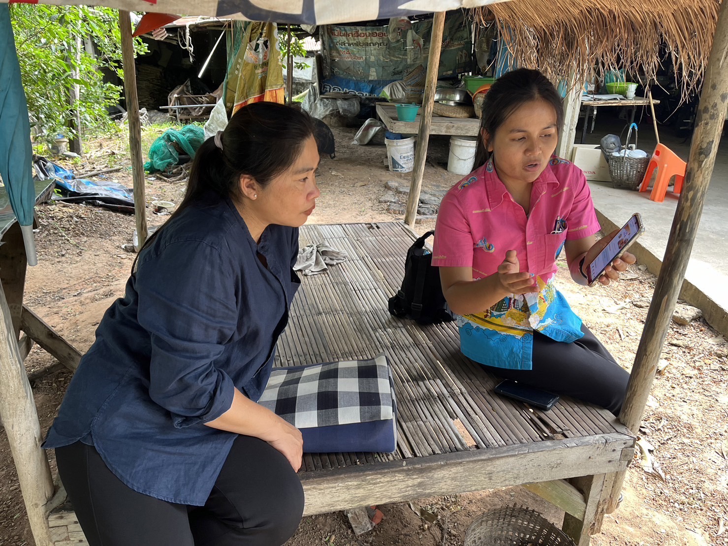 พช.ยโสธร ลงพื้นที่ติดตามและสนับสนุนการพัฒนาผลิตภัณฑ์ OTOP จากภูมิปัญญาท้องถิ่น ในพื้นที่อำเภอคำเขื่อนแก้ว จังหวัดยโสธร