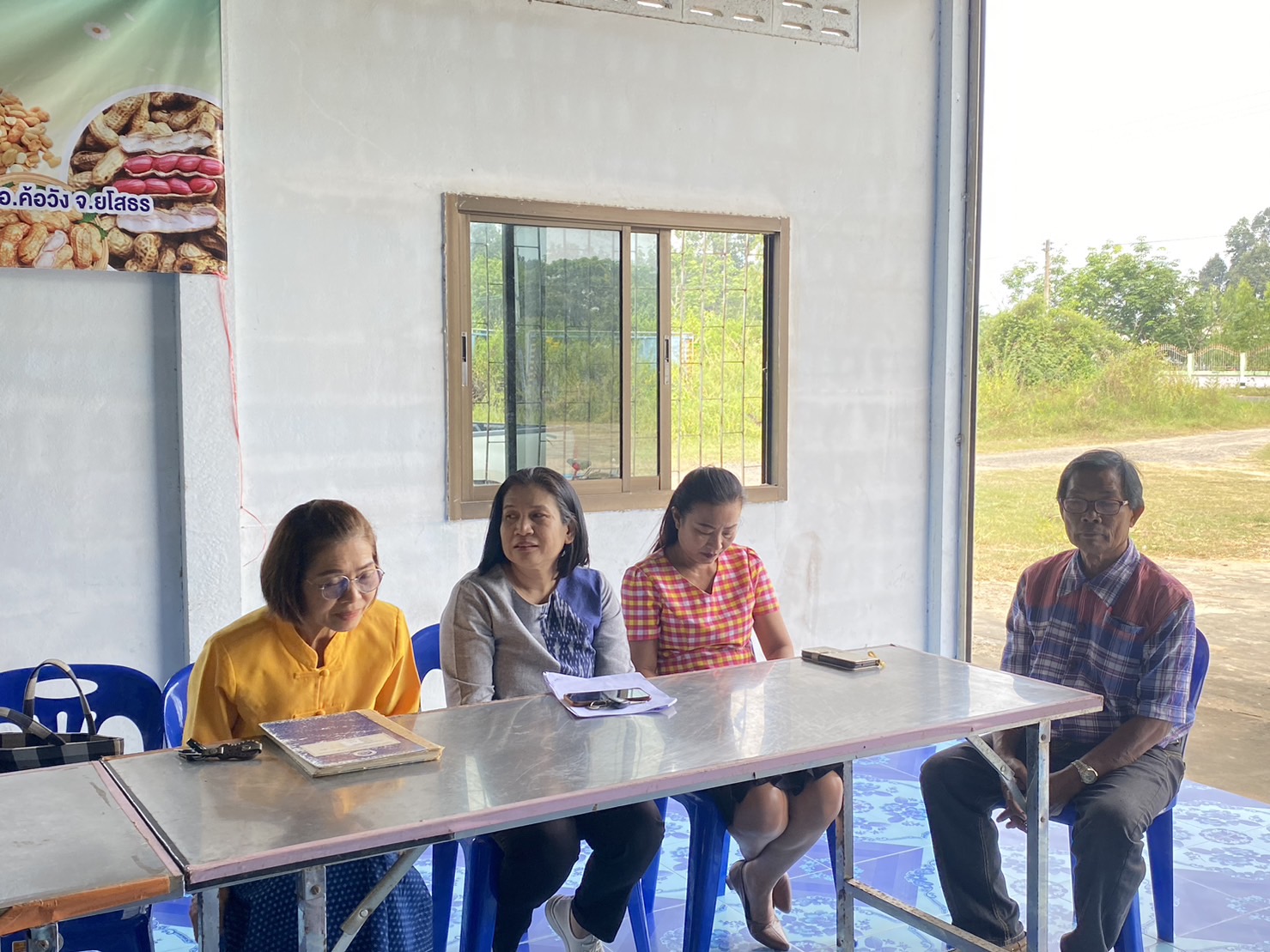 พช.ยโสธร ลงพื้นที่ติดตามและสนับสนุนการพัฒนาผลิตภัณฑ์ OTOP จากภูมิปัญญาท้องถิ่น ในพื้นที่อำเภอค้อวัง มหาชนะชัย จังหวัดยโสธร