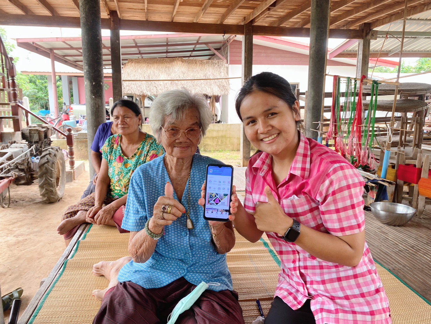 พช.ยโสธร ลงพื้นที่ติดตามและสนับสนุนการพัฒนาผลิตภัณฑ์ OTOP จากภูมิปัญญาท้องถิ่น ในพื้นที่อำเภอค้อวัง มหาชนะชัย จังหวัดยโสธร