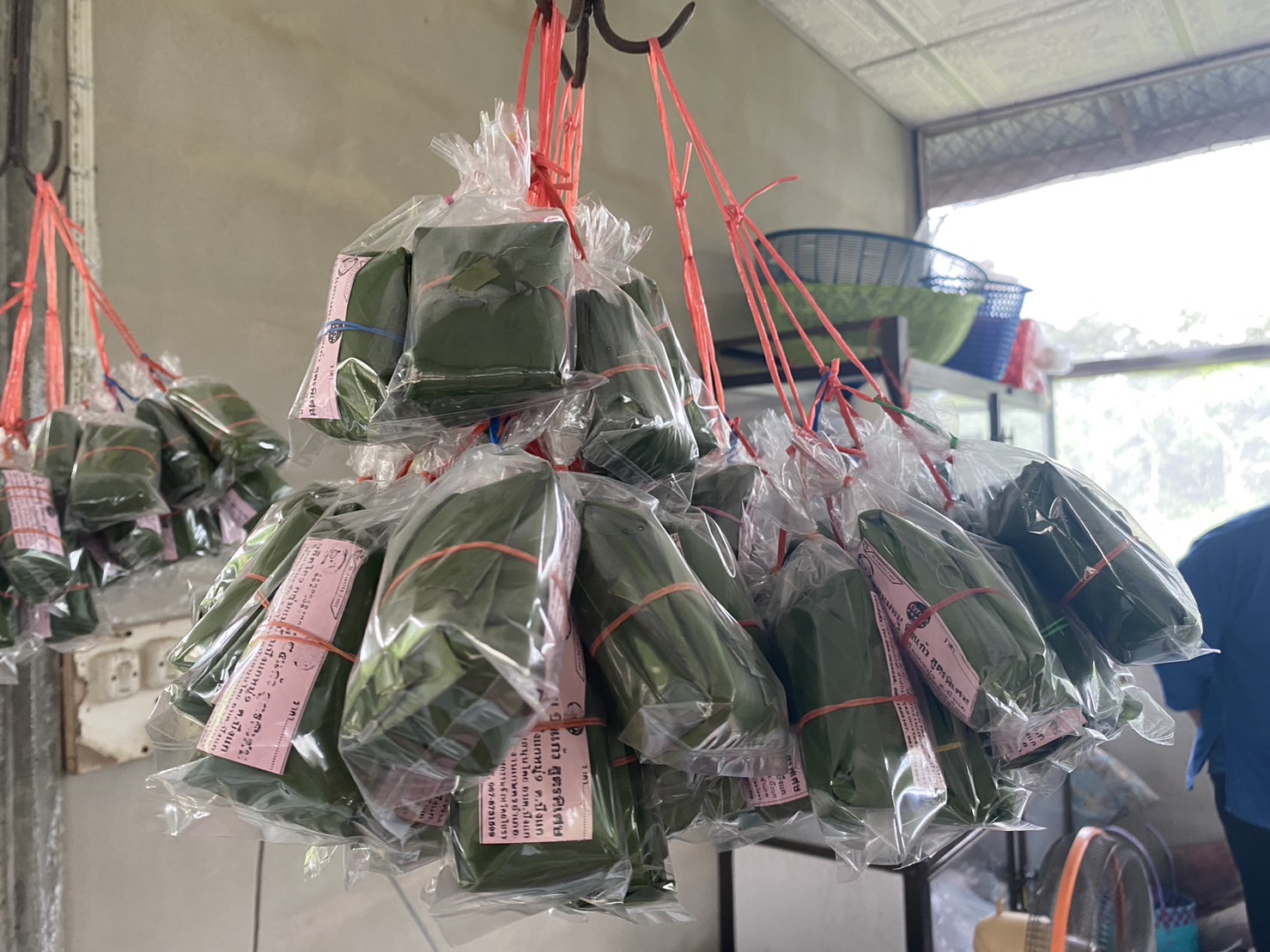 พช.ยโสธร ลงพื้นที่ติดตามและสนับสนุนการพัฒนาผลิตภัณฑ์ OTOP จากภูมิปัญญาท้องถิ่น ในพื้นที่อำเภอค้อวัง มหาชนะชัย จังหวัดยโสธร