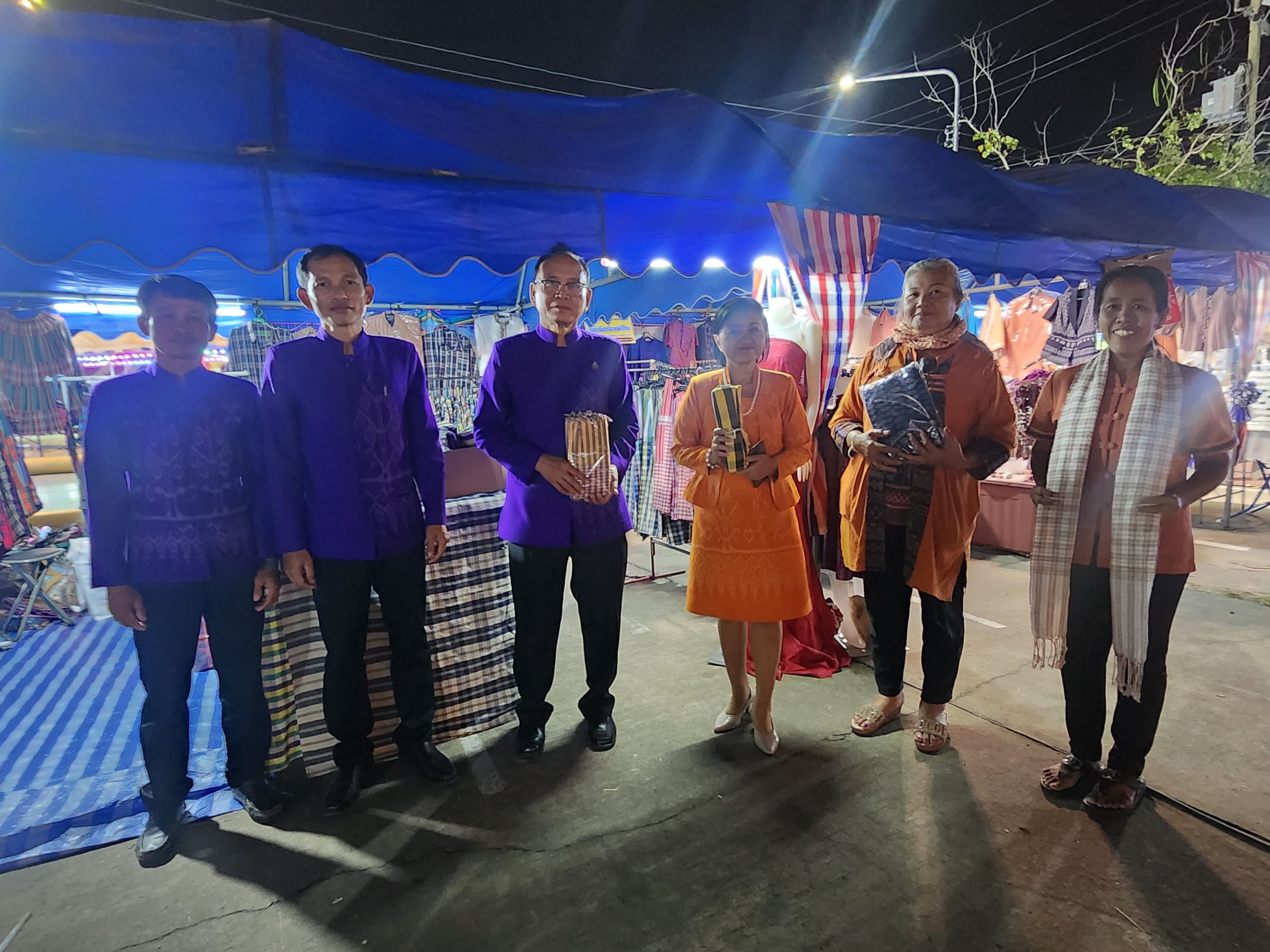 พช.ยโสธร ชู Soft Power OTOP Yasothon เดินแบบชุดผ้าไทยในงาน “จุดไฟตูมกา ยโสธร” ประจำปี 2566