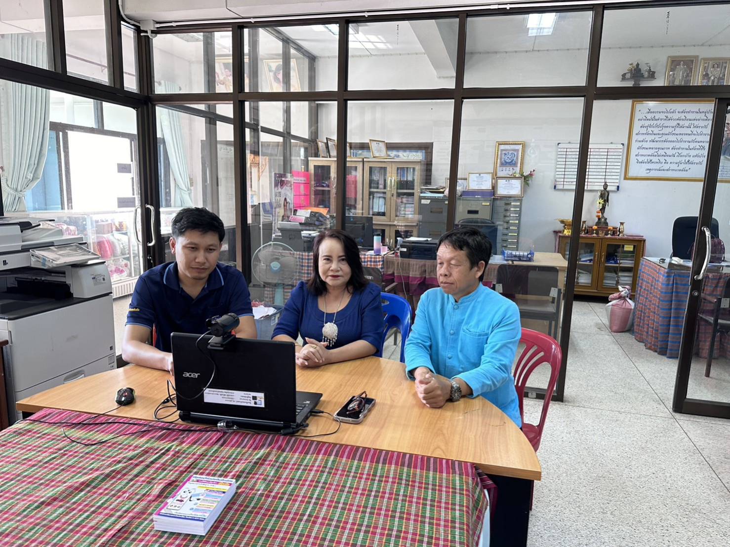 พช.ยโสธร ยกทีมร่วมรับฟังการประชุมชี้แจงแนวทางการดำเนินงานภารกิจสำคัญที่อธิบดีกรมการพัฒนาชุมชนเน้นย้ำ ไตรมาส 1 เรื่อง ศูนย์อำนวยการขจัดความยากจนและพัฒนาคนทุกช่วงวัยอย่างยั่งยืนตามหลักปรัชญาของเศรษฐกิจพอเพียง (ศจพ.) ผ่านระบบ Webex