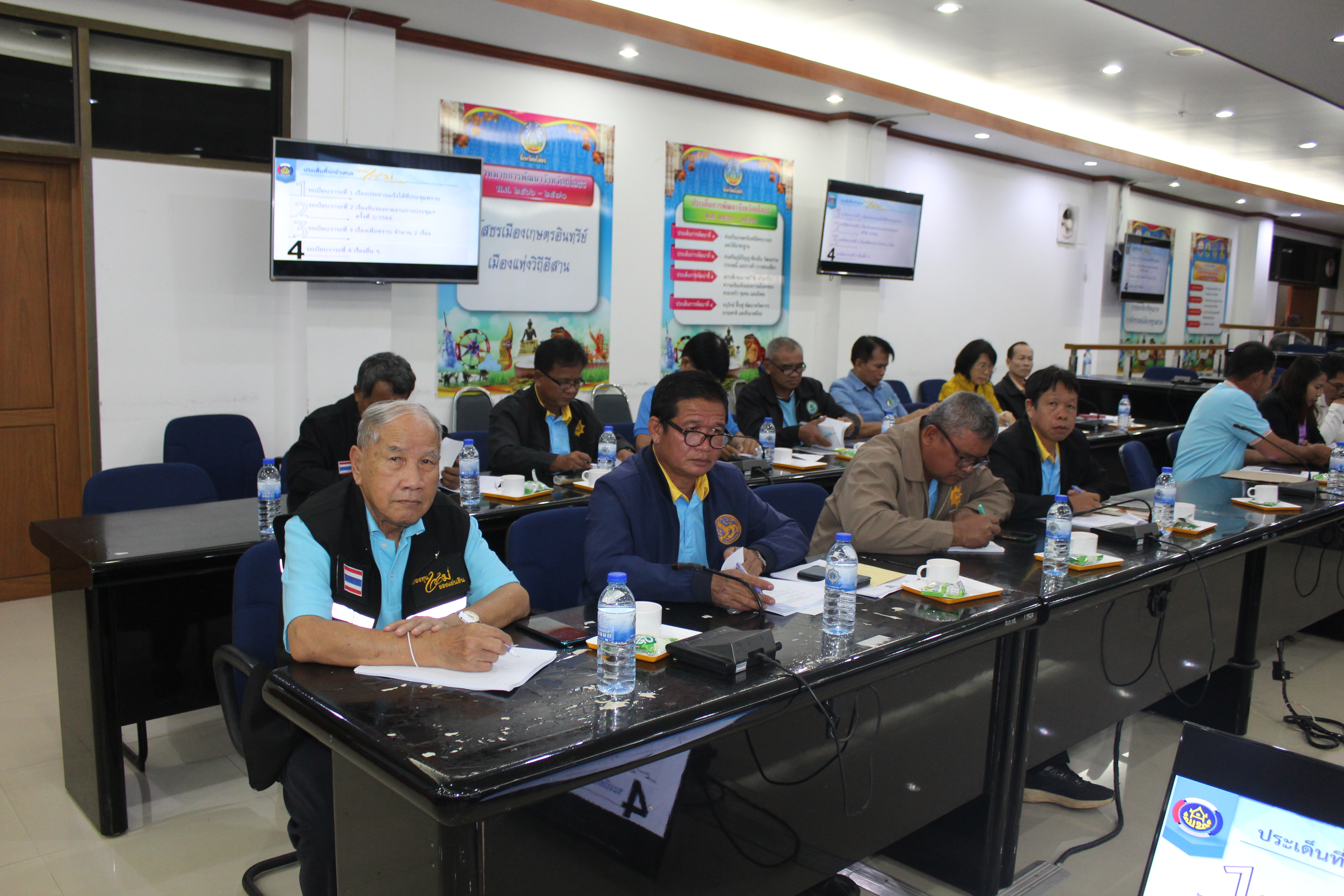 พช.ยโสธร…ผนึกกำลังร่วมกับเครือข่ายกองทุนแม่ของแผ่นดินจังหวัดยโสธรขับเคลื่อนการแก้ไขปัญหายาเสพติดโดยกองทุนแม่ของแผ่นดินสู่สันติวิธี