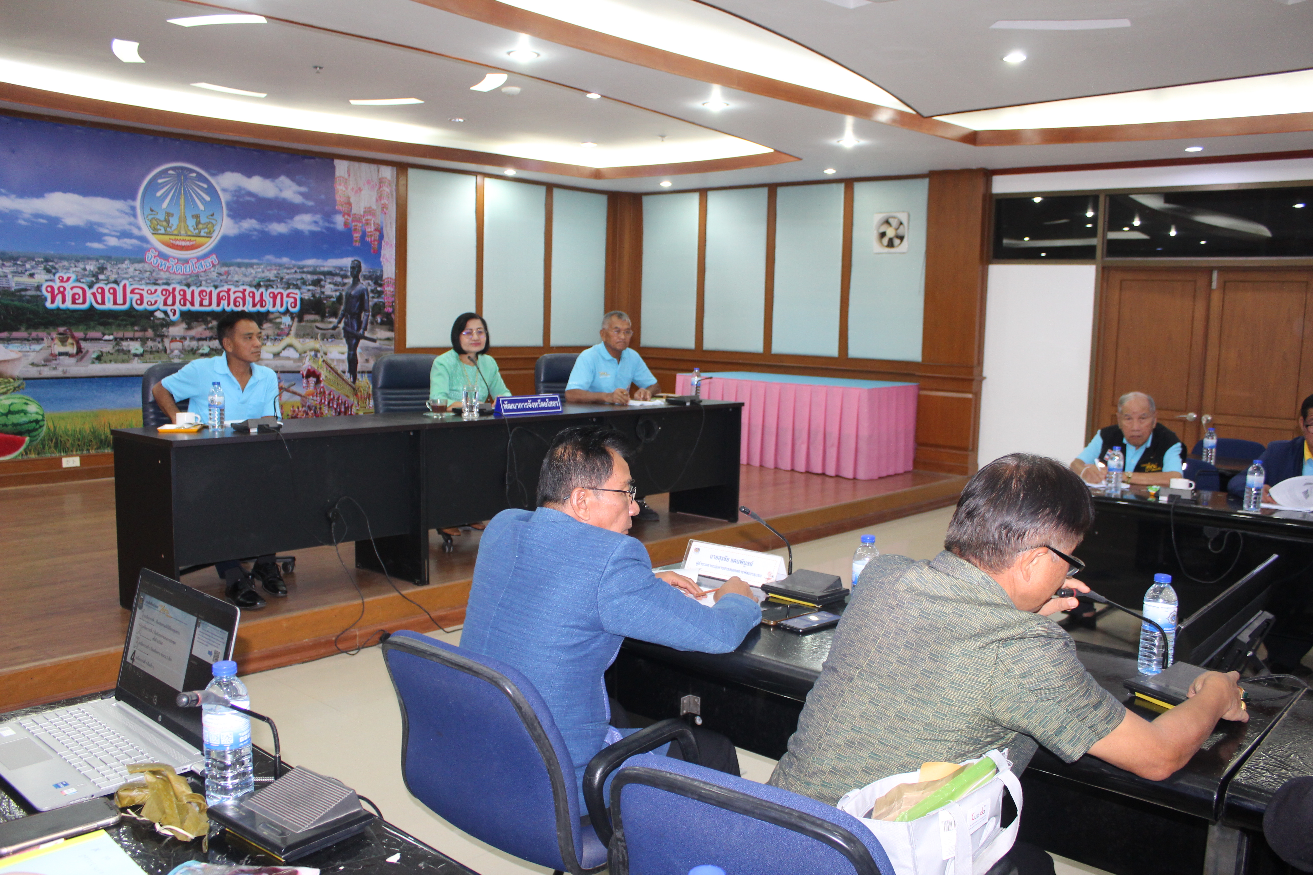 พช.ยโสธร…ผนึกกำลังร่วมกับเครือข่ายกองทุนแม่ของแผ่นดินจังหวัดยโสธรขับเคลื่อนการแก้ไขปัญหายาเสพติดโดยกองทุนแม่ของแผ่นดินสู่สันติวิธี