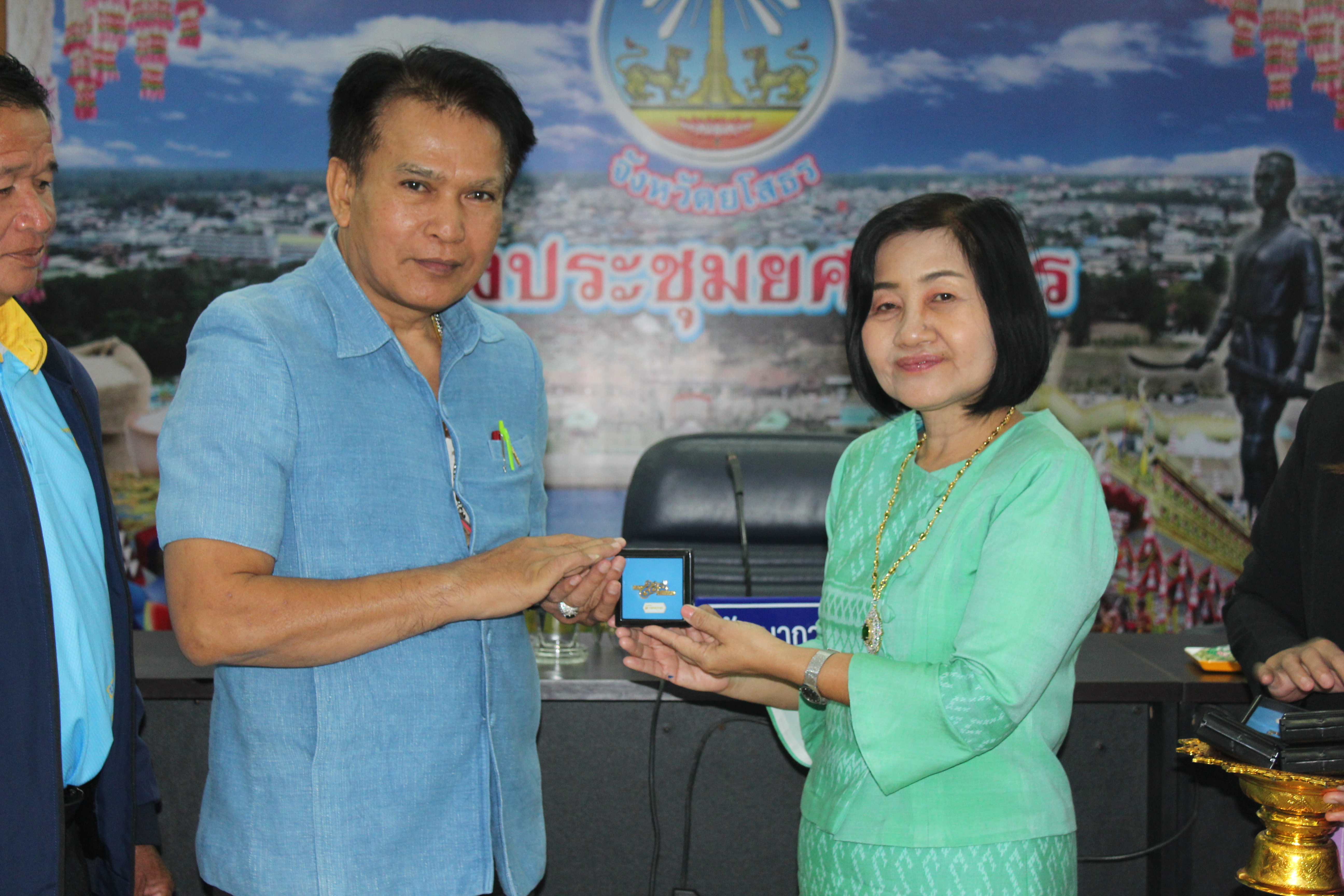 พช.ยโสธร…ผนึกกำลังร่วมกับเครือข่ายกองทุนแม่ของแผ่นดินจังหวัดยโสธรขับเคลื่อนการแก้ไขปัญหายาเสพติดโดยกองทุนแม่ของแผ่นดินสู่สันติวิธี