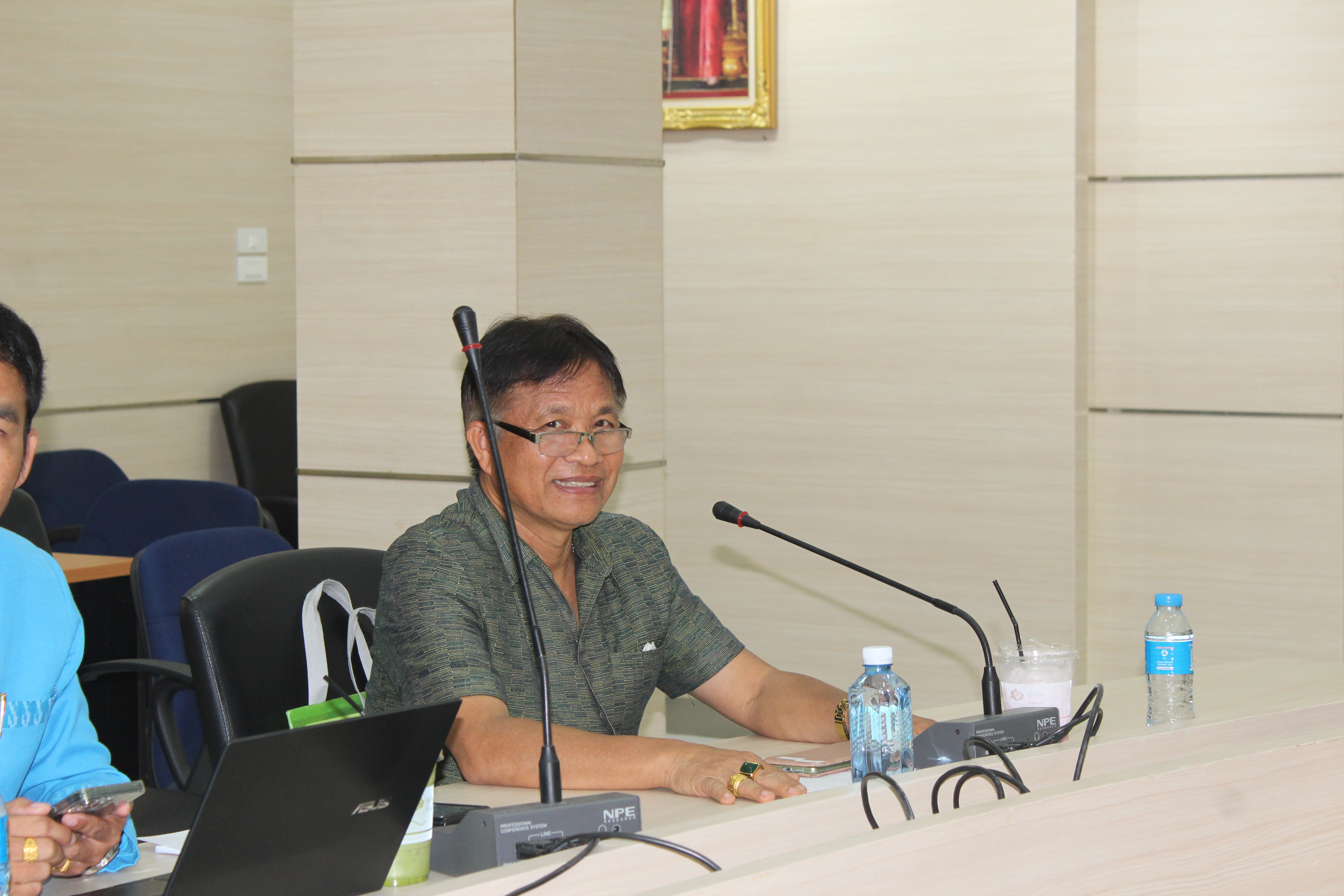 พช.ยโสธร…ประชุมเจ้าหน้าที่พัฒนาชุมชนเตรียมความพร้อมในการจัดเก็บข้อมูลความจำเป็นพื้นฐาน (จปฐ.) ด้วยเครื่องมืออิเล็กทรอนิกส์ ประจำปี 2567 เชิงคุณภาพ