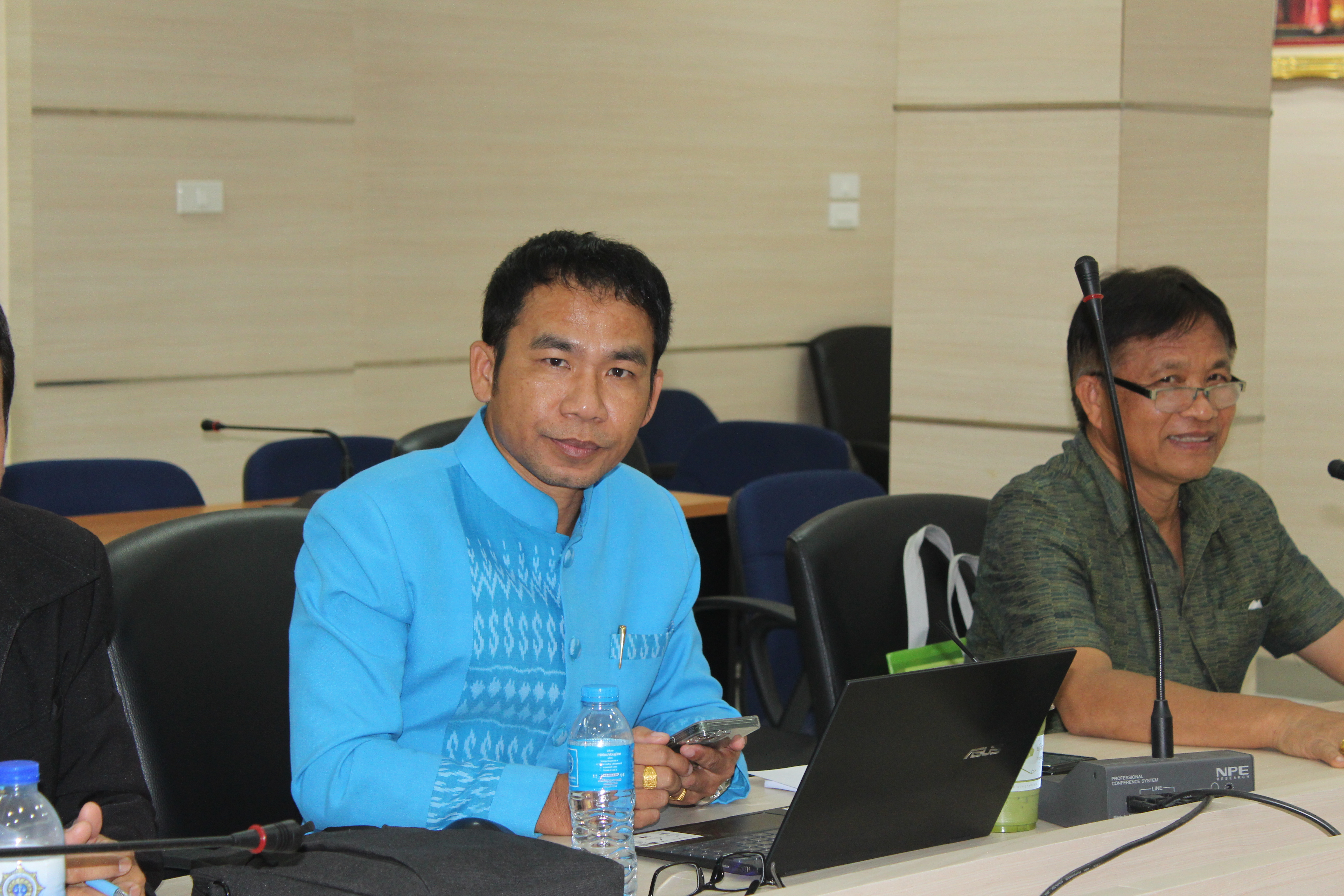 พช.ยโสธร…ประชุมเจ้าหน้าที่พัฒนาชุมชนเตรียมความพร้อมในการจัดเก็บข้อมูลความจำเป็นพื้นฐาน (จปฐ.) ด้วยเครื่องมืออิเล็กทรอนิกส์ ประจำปี 2567 เชิงคุณภาพ