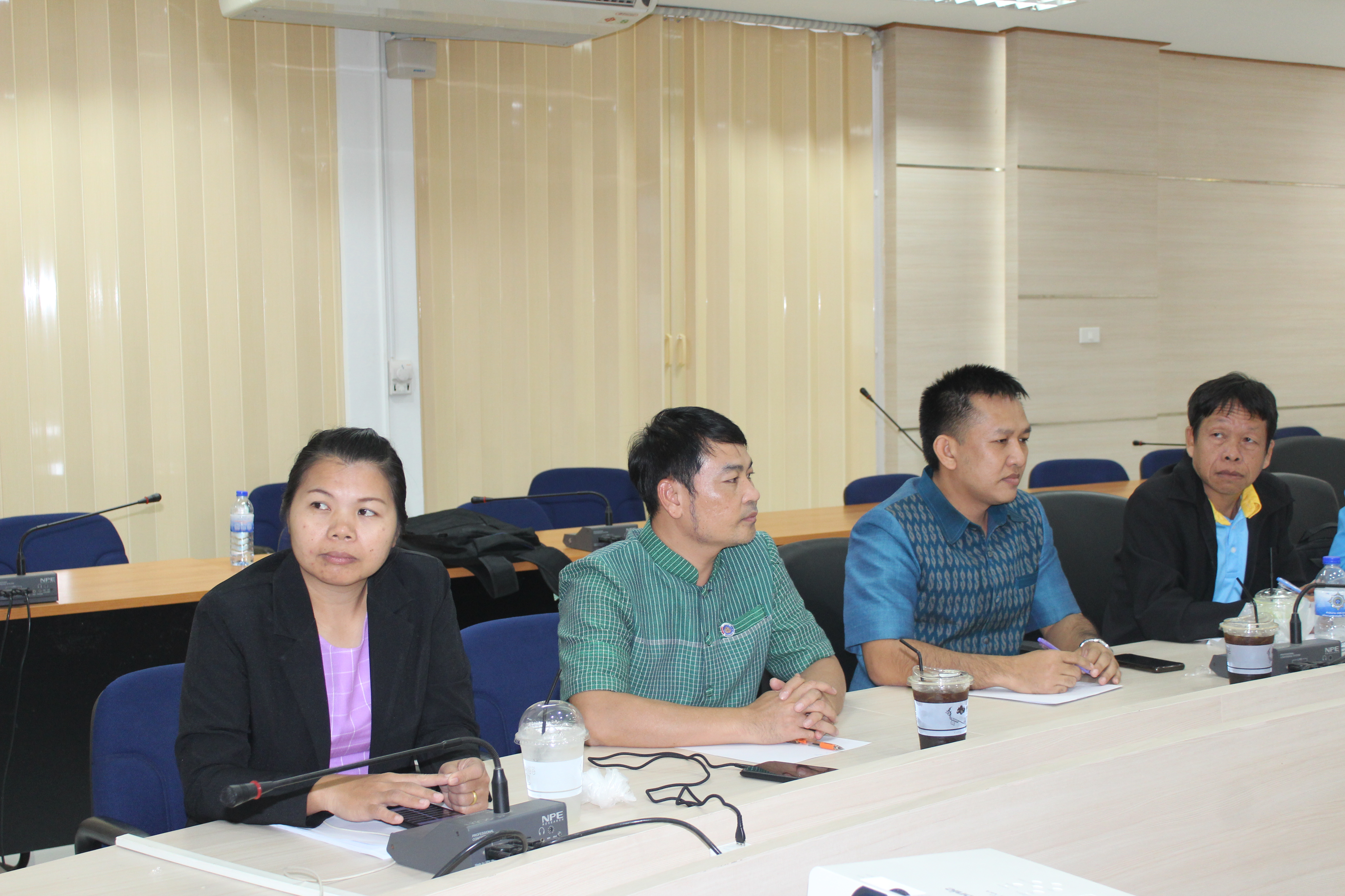 พช.ยโสธร…ประชุมเจ้าหน้าที่พัฒนาชุมชนเตรียมความพร้อมในการจัดเก็บข้อมูลความจำเป็นพื้นฐาน (จปฐ.) ด้วยเครื่องมืออิเล็กทรอนิกส์ ประจำปี 2567 เชิงคุณภาพ