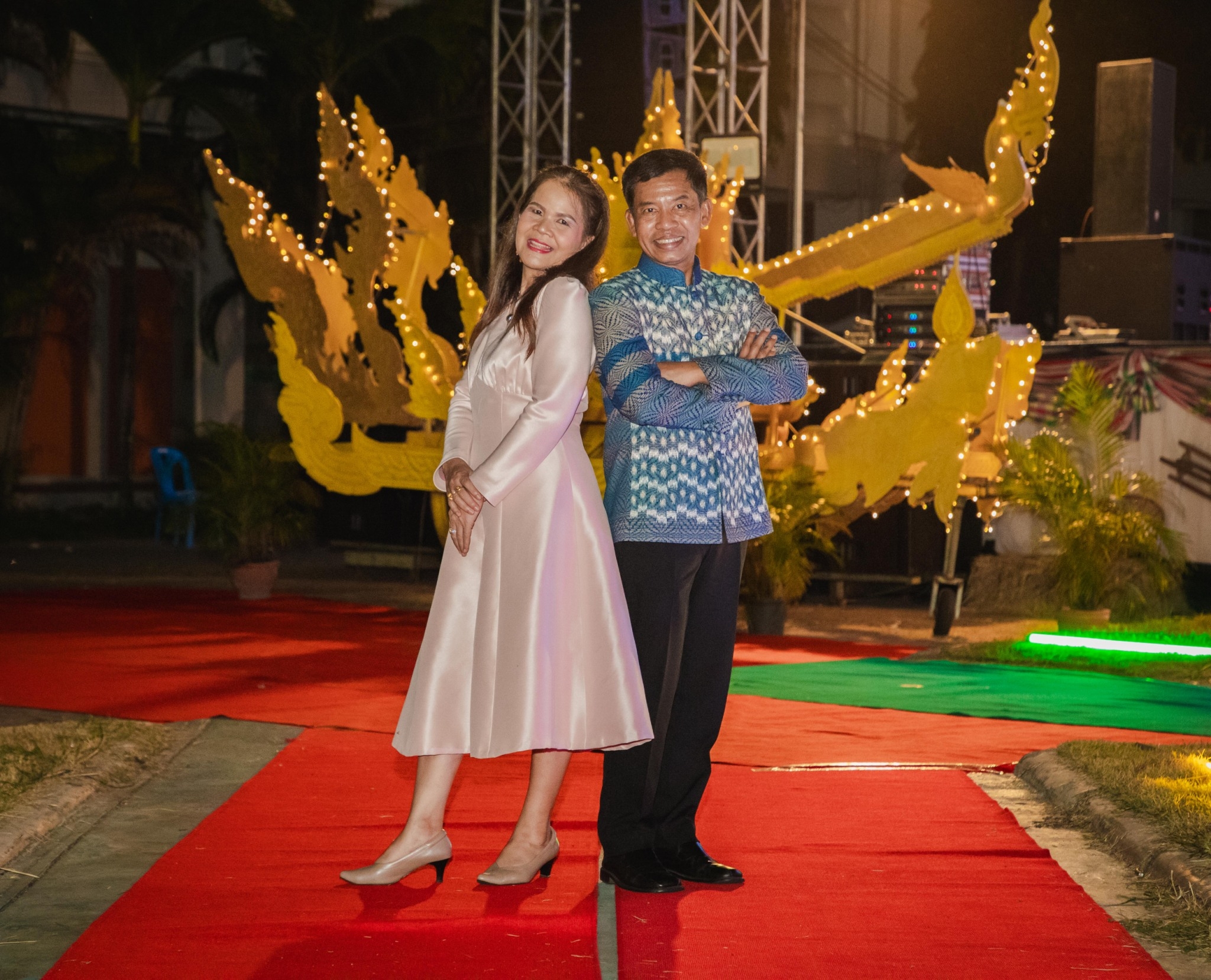 พช.ยโสธร ชู Soft Power OTOP Yasothon ด้วยผลิตภัณฑ์กระเช้าสินค้า OTOP ในงานเดินแบบชุดผ้าไทยในงานมหกรรมวัฒนธรรม จังหวัดยโสธร