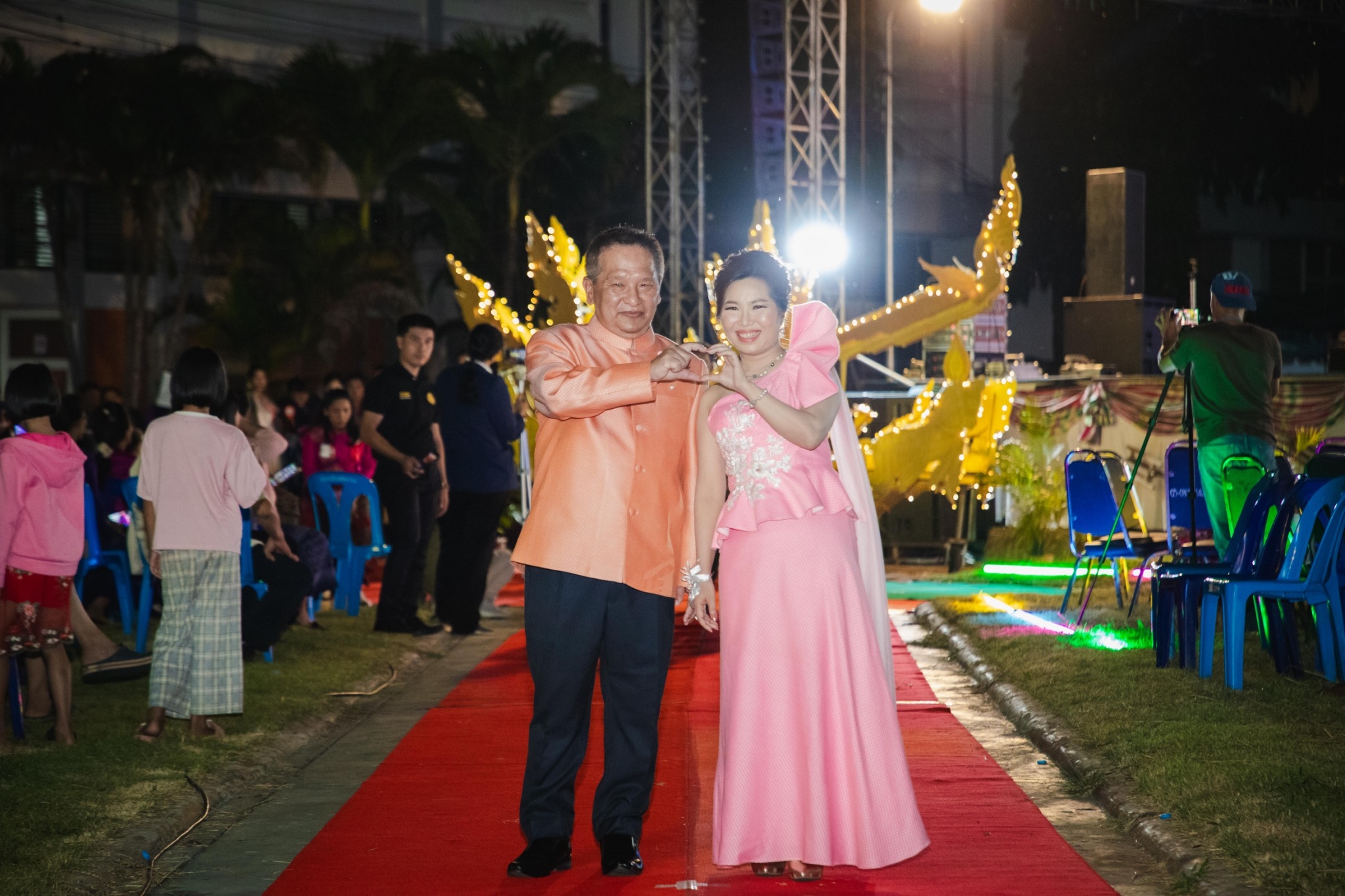 พช.ยโสธร ชู Soft Power OTOP Yasothon ด้วยผลิตภัณฑ์กระเช้าสินค้า OTOP ในงานเดินแบบชุดผ้าไทยในงานมหกรรมวัฒนธรรม จังหวัดยโสธร