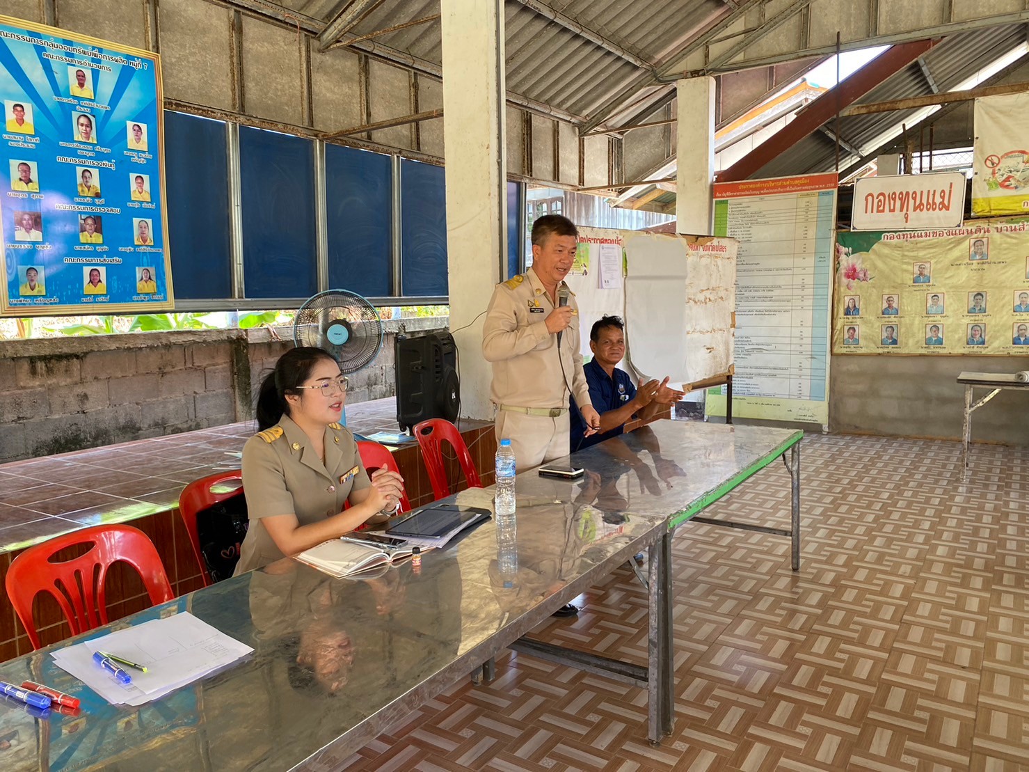 พช.ยโสธร ลงพื้นที่ประชุมเตรียมความพร้อมต้อนรับนักท่องเที่ยวชุมชนหมู่บ้าน OTOP นวัติวิถี บ้านสำโรง ตำบลคูเมือง อำเภอมหาชนะชัย จังหวัดยโสธร