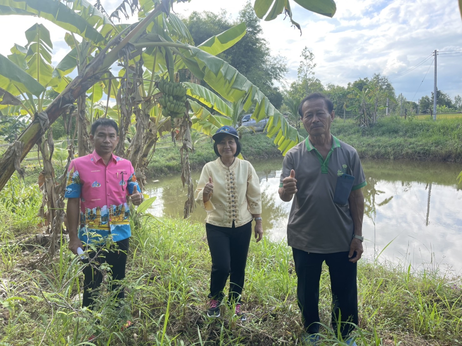 พช.ยโสธร ติดตามส่งเสริมสนับสนุนการดำเนินโครงการพัฒนาหมู่บ้านเศรษฐกิจพอเพียง กิจกรรมพัฒนาศูนย์เรียนรู้ทฤษฎีใหม่รูปแบบ “โคก หนอง นา โมเดล” อำเภอป่าติ้ว จังหวัดยโสธร