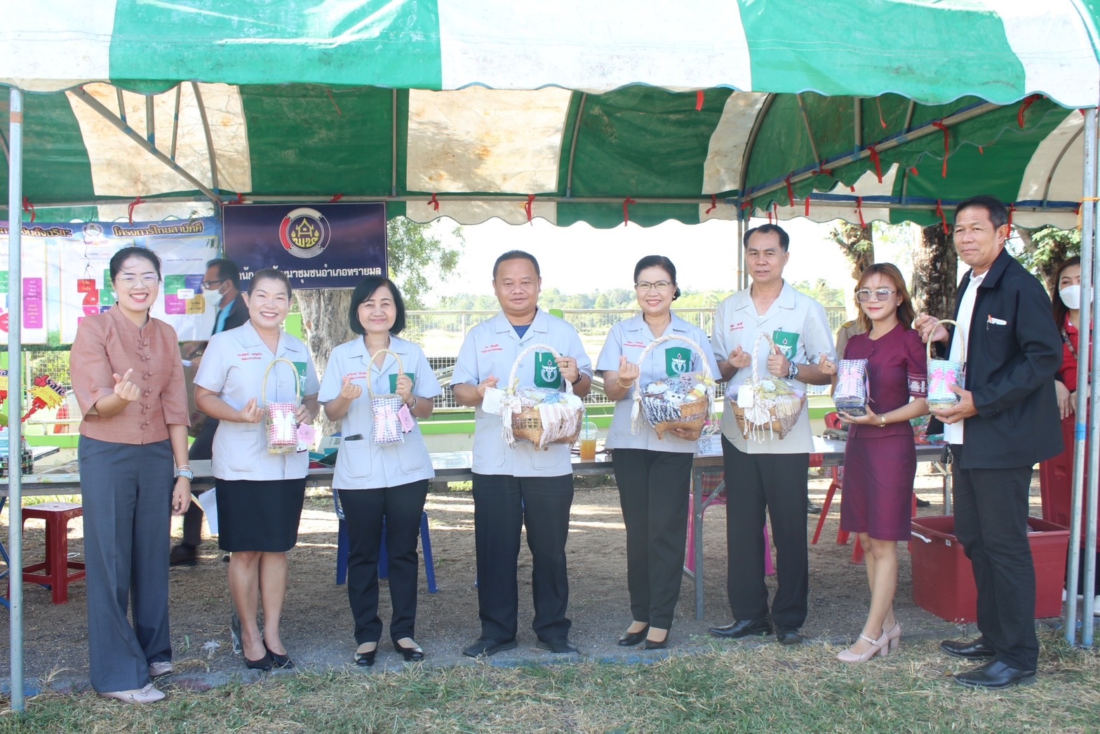 พช.ยโสธร ร่วมกิจกรรมหน่วยแพทย์อาสา สมเด็จพระศรีนครินทราบรมราชชนนี (พอ.สว.) ร่วมกับโครงการจังหวัดเคลื่อนที่ “เพิ่มรอยยิ้ม เติมความสุข ให้คนยโสธร”