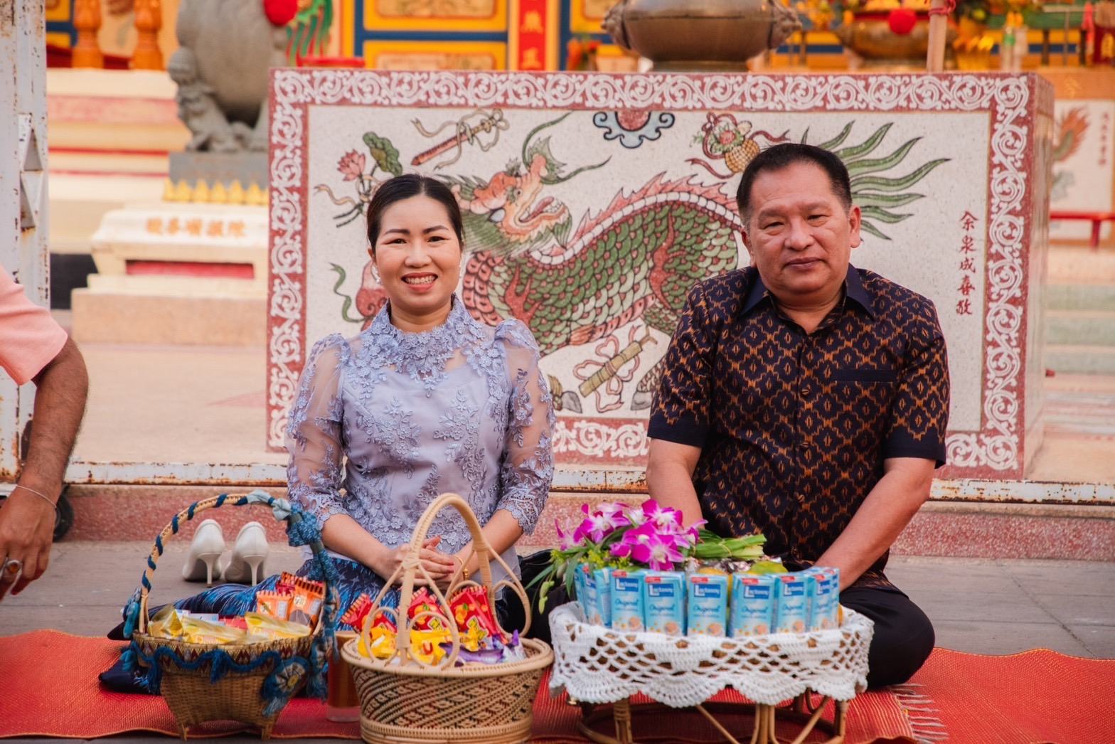 พช.ยโสธรร่วมทำบุญตักบาตรย้อนยุค วิถีถิ่น วิถีไทย ถนนคนเดินยโสธร เมืองเก่าบ้านสิงห์ท่า และร่วมกันสวมใส่ผ้าไทยตามโครงการ “ผ้าไทยใส่ให้สนุก”