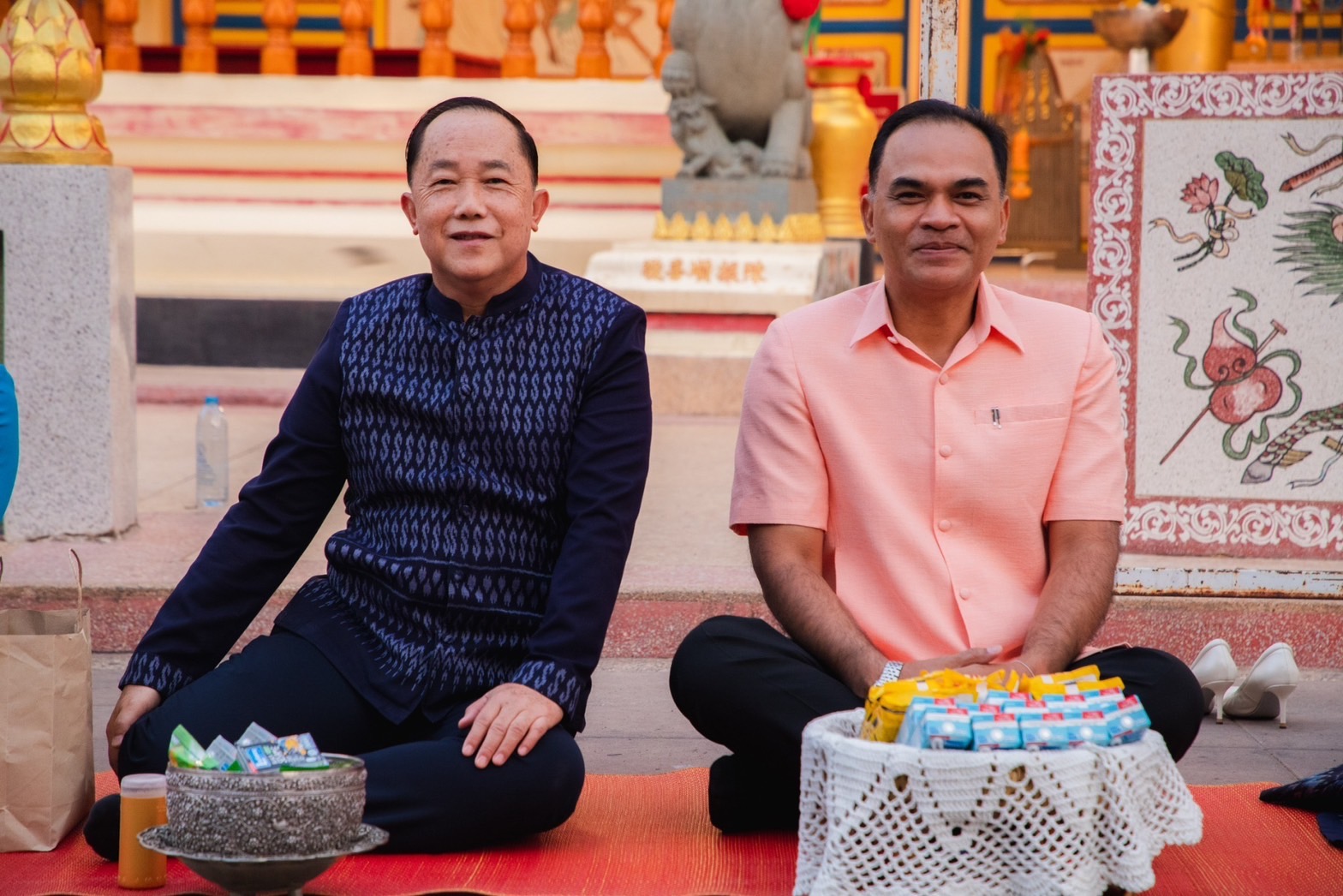 พช.ยโสธรร่วมทำบุญตักบาตรย้อนยุค วิถีถิ่น วิถีไทย ถนนคนเดินยโสธร เมืองเก่าบ้านสิงห์ท่า และร่วมกันสวมใส่ผ้าไทยตามโครงการ “ผ้าไทยใส่ให้สนุก”