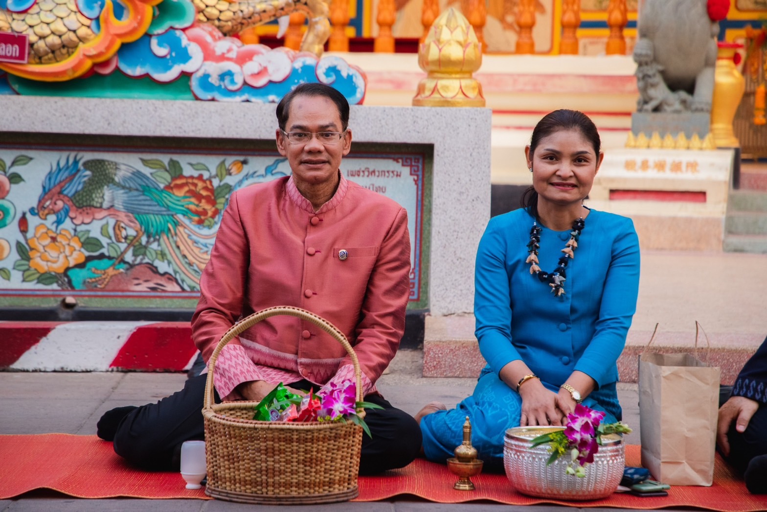 พช.ยโสธรร่วมทำบุญตักบาตรย้อนยุค วิถีถิ่น วิถีไทย ถนนคนเดินยโสธร เมืองเก่าบ้านสิงห์ท่า และร่วมกันสวมใส่ผ้าไทยตามโครงการ “ผ้าไทยใส่ให้สนุก”