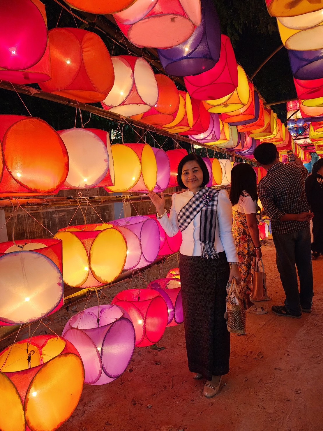 พช.ยโสธร ร่วมพิธีเปิดงานประเพณีออกพรรษาที่บึงแก แห่ไฟโมงเมง ระหว่างวันที่ 27-28 ตุลาคม 2566