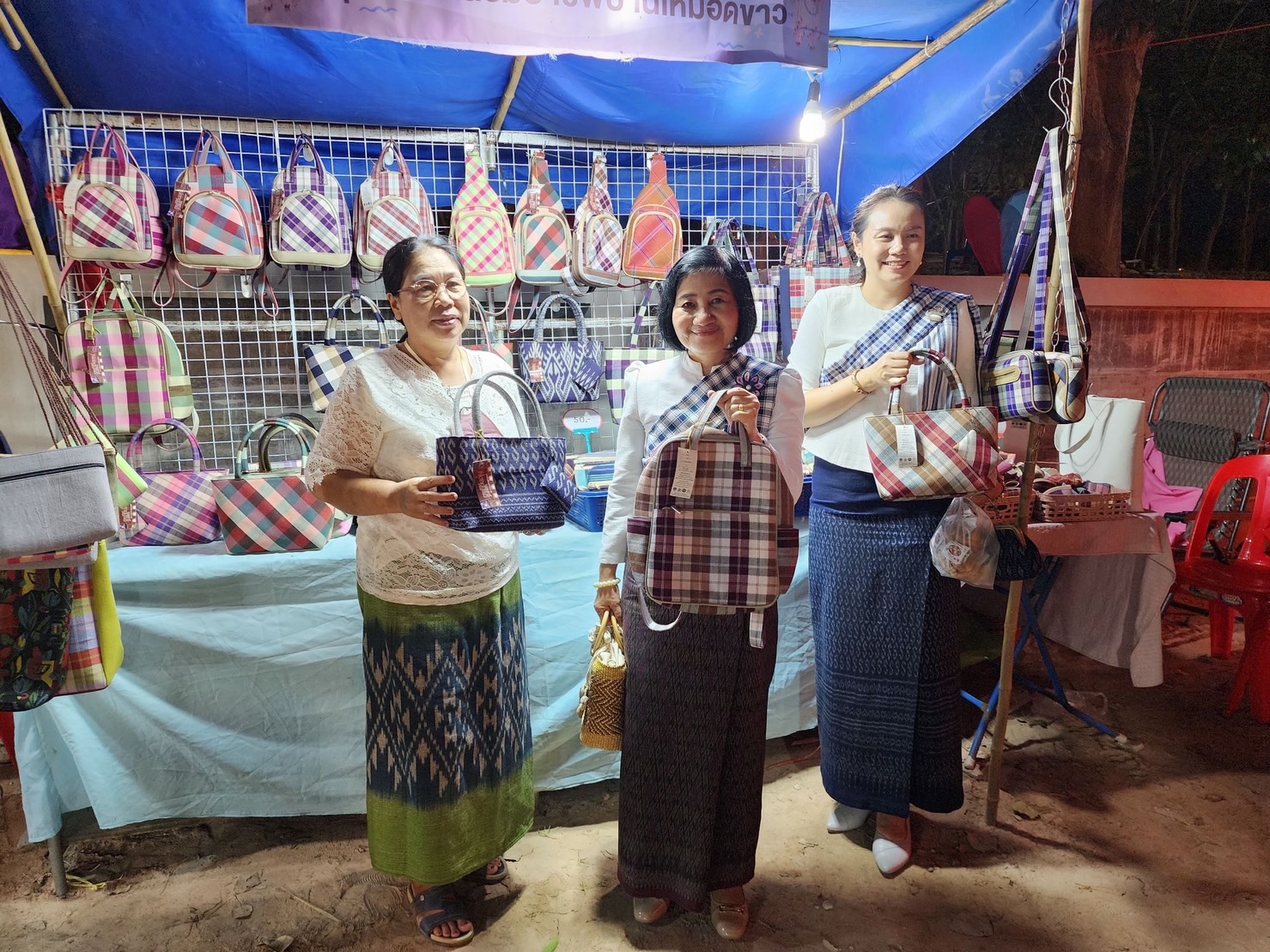 พช.ยโสธร ร่วมพิธีเปิดงานประเพณีออกพรรษาที่บึงแก แห่ไฟโมงเมง ระหว่างวันที่ 27-28 ตุลาคม 2566