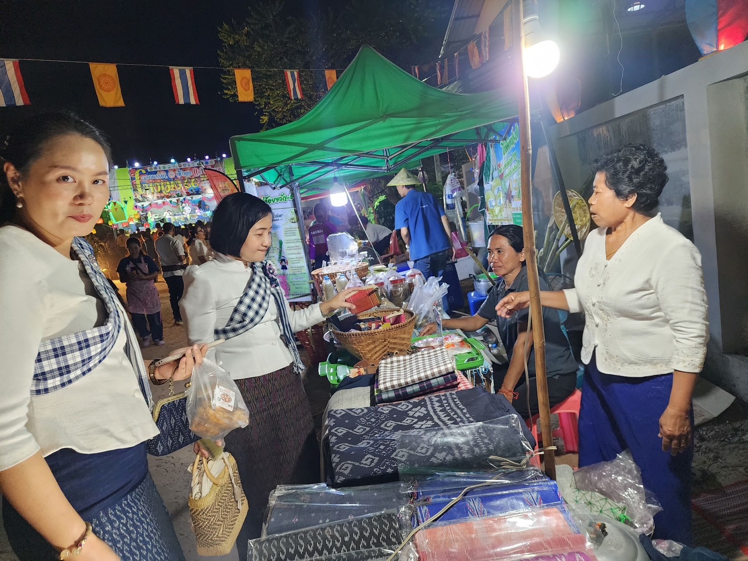 พช.ยโสธร ร่วมพิธีเปิดงานประเพณีออกพรรษาที่บึงแก แห่ไฟโมงเมง ระหว่างวันที่ 27-28 ตุลาคม 2566