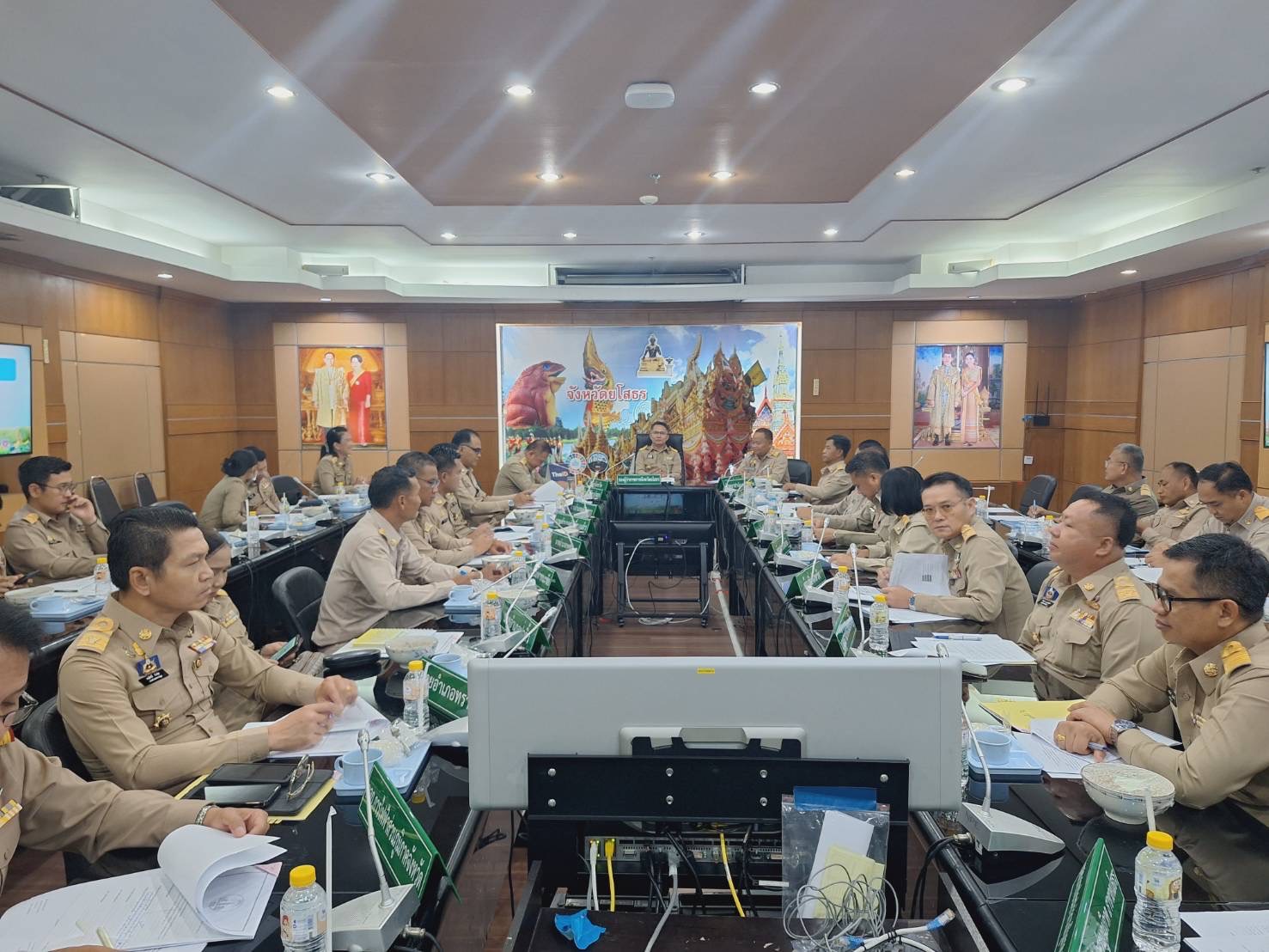 พช.ยโสธร ร่วมประชุมหัวหน้าส่วนราชการ หัวหน้าหน่วยงานรัฐวิสาหกิจ สังกัดกระทรวงมหาดไทยและนายอำเภอ ประจำเดือนตุลาคม