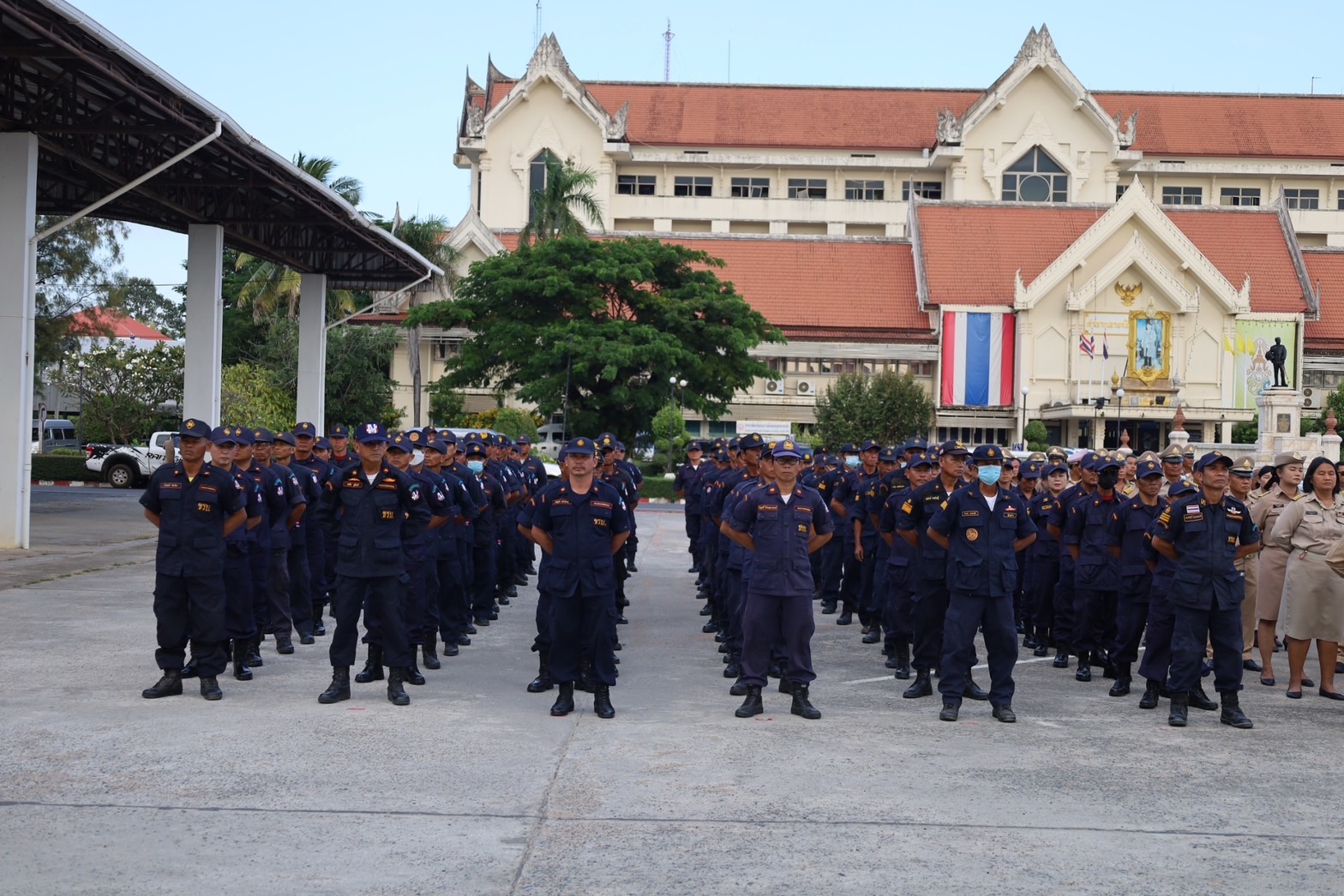 พช.ยโสธร ร่วมพิธีปล่อยแถวปฏิบัติการ (kick off ) ตามนโยบายการจัดระเบียบสังคมและปราบปรามผู้มีอิทธิพล จังหวัดยโสธร